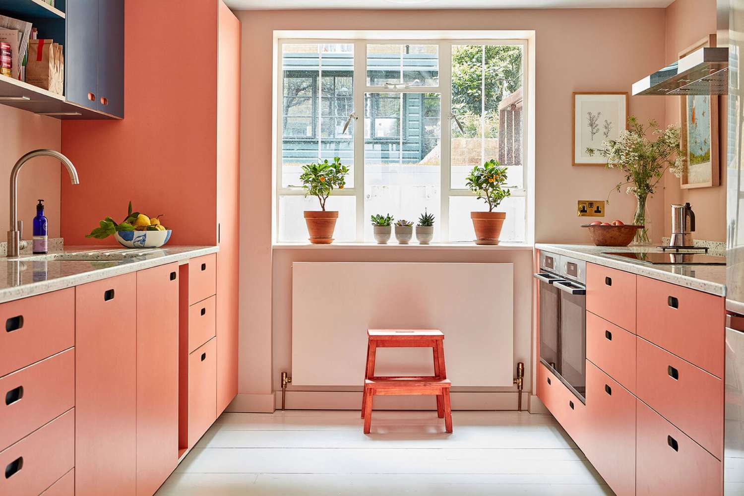 10 Ways Interior Designers Work Color Into Neutral Kitchens
