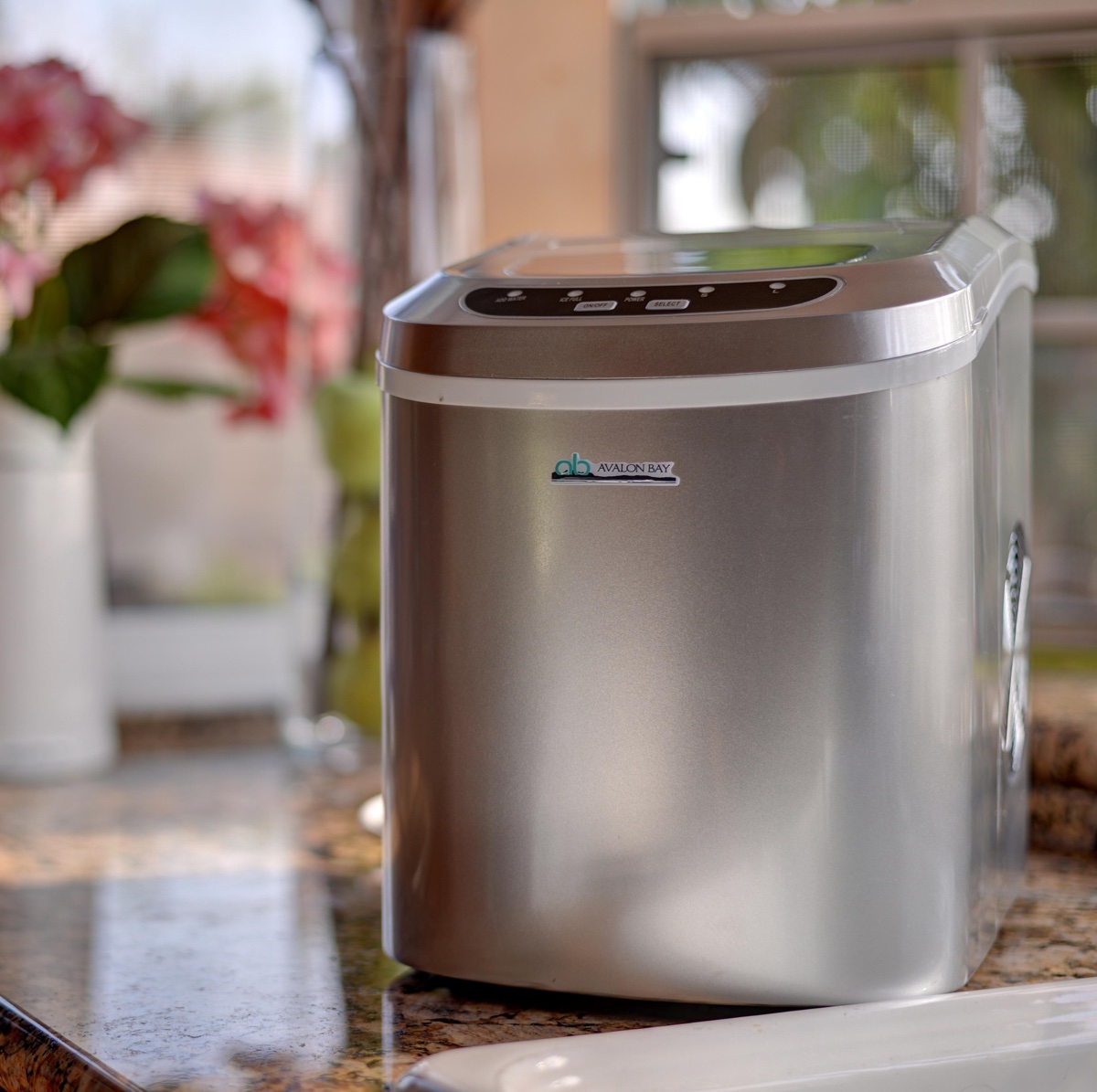 Magic Chef Portable Ice Maker Product Review (RV Living Full Time) 