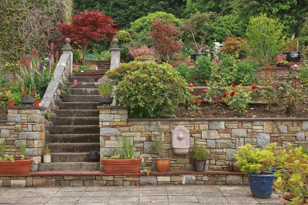 11 Retaining Wall Ideas To Maximize Your Outdoor Space