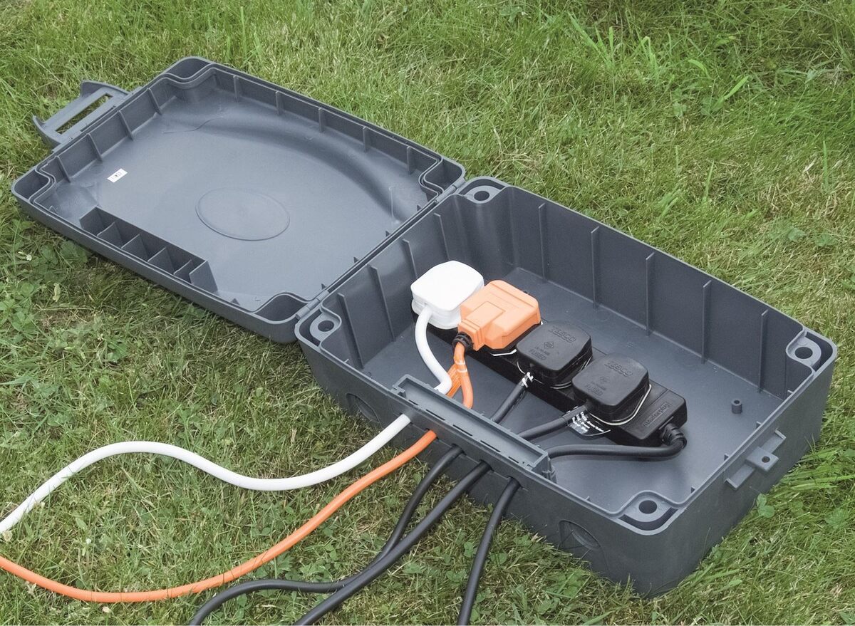 thumbnail image 2 of GEYA HT/HA Waterproof Electrical Junction Box – IP65, 4-18 Ways, Outdoor/Indoor, 100A 2 of 3