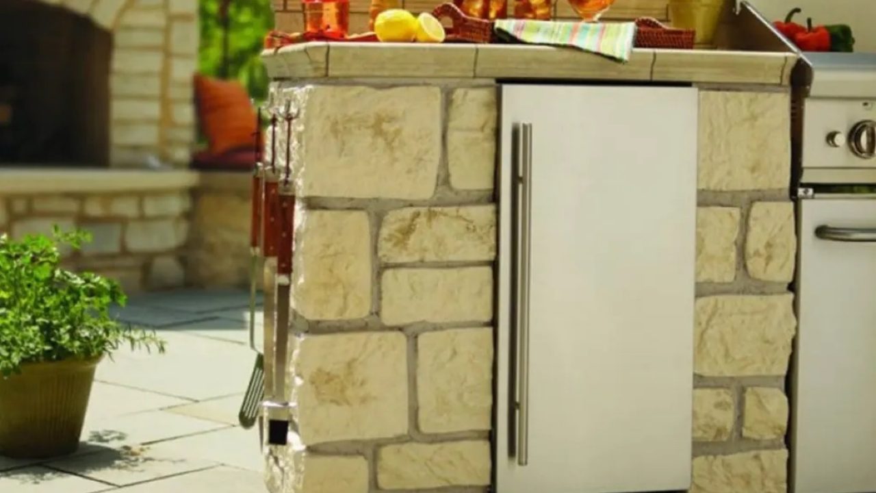 outdoor ice maker and refrigerator