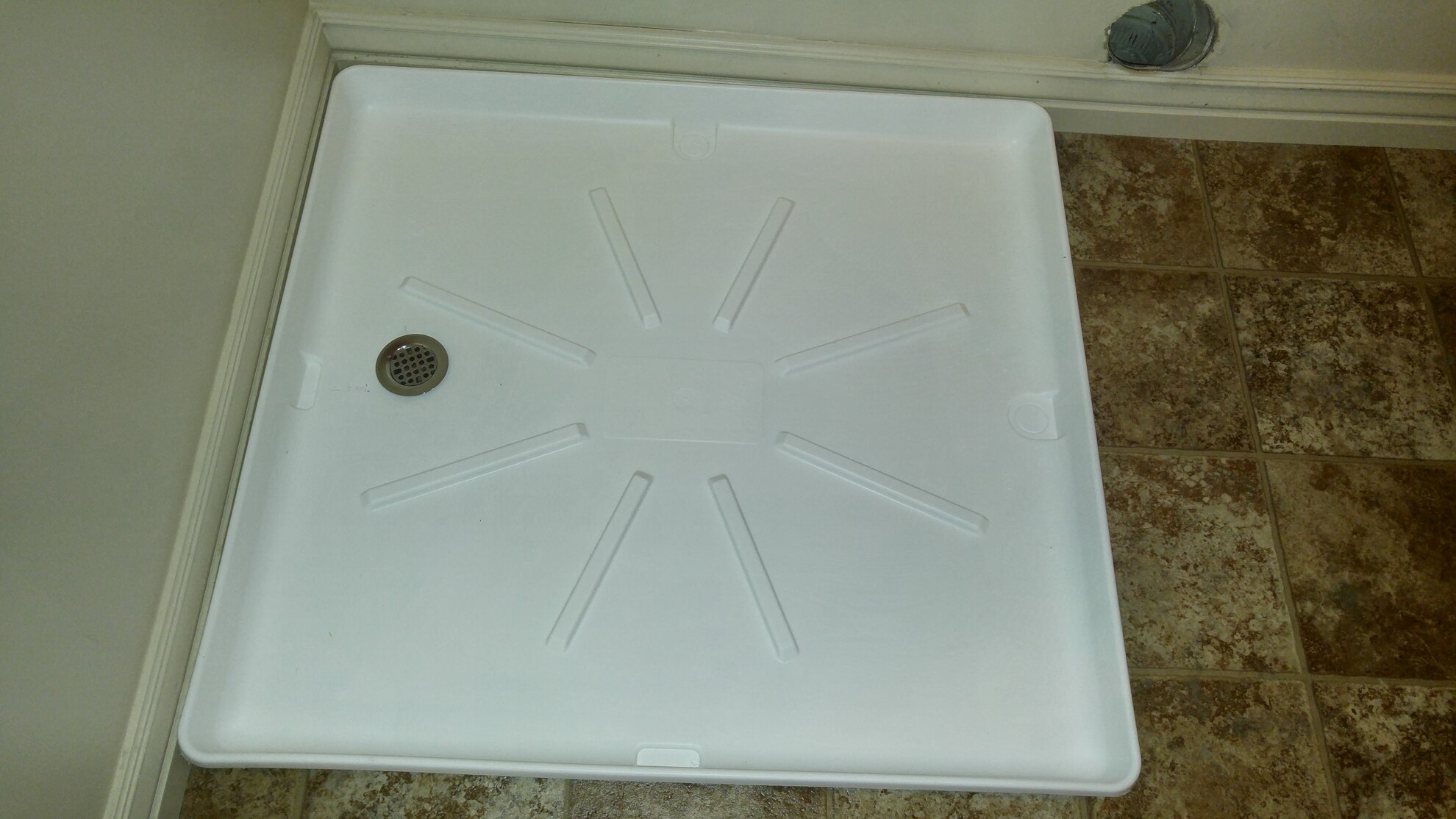 Water-Tite High Impact Plastic 32 inch Predrilled Water Heater Pan With  Drain Fitting