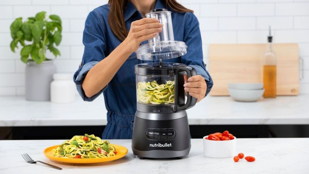  Hamilton Beach ChefPrep 10-Cup Food Processor & Vegetable  Chopper with 6 Functions to Chop, Puree, Shred, Slice and Crinkle Cut,  Black (70670): Home & Kitchen
