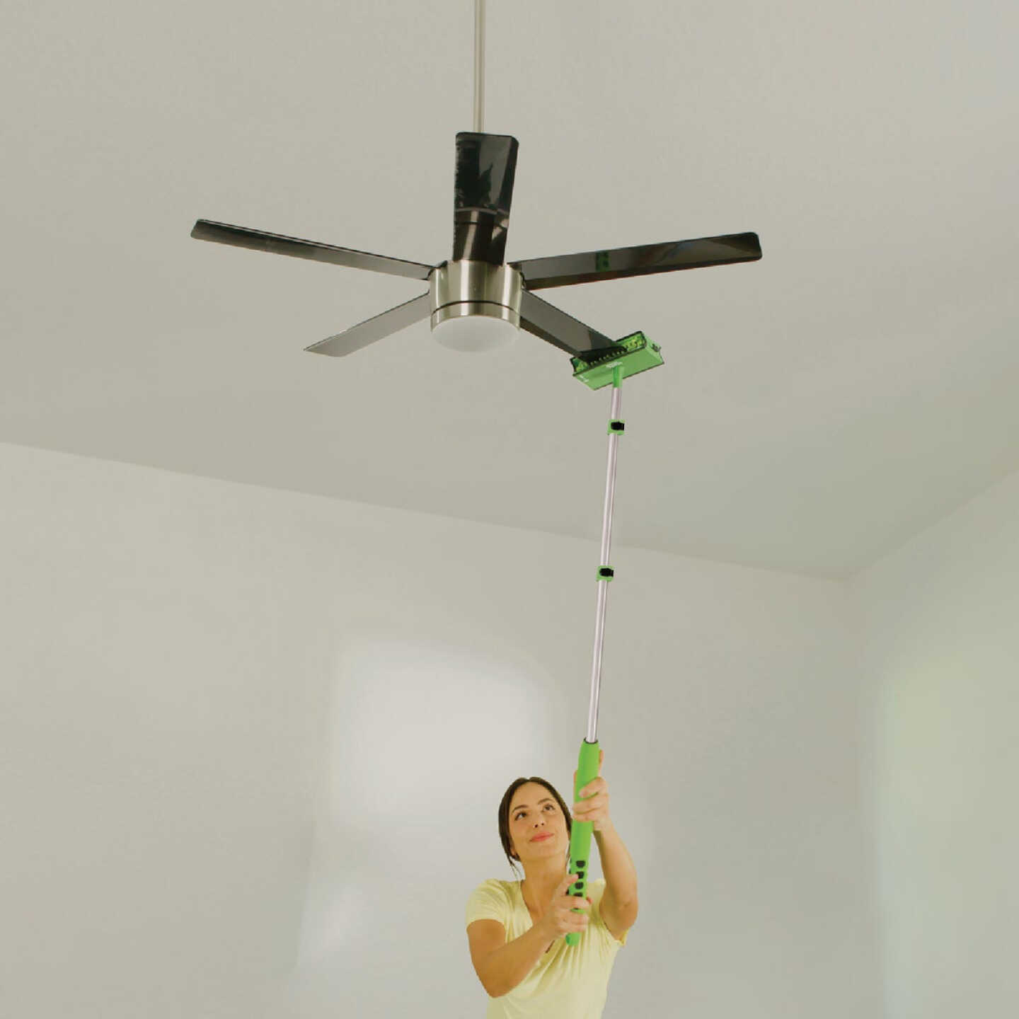 https://storables.com/wp-content/uploads/2023/08/14-best-ceiling-fan-cleaner-duster-for-2023-1690944172.jpg