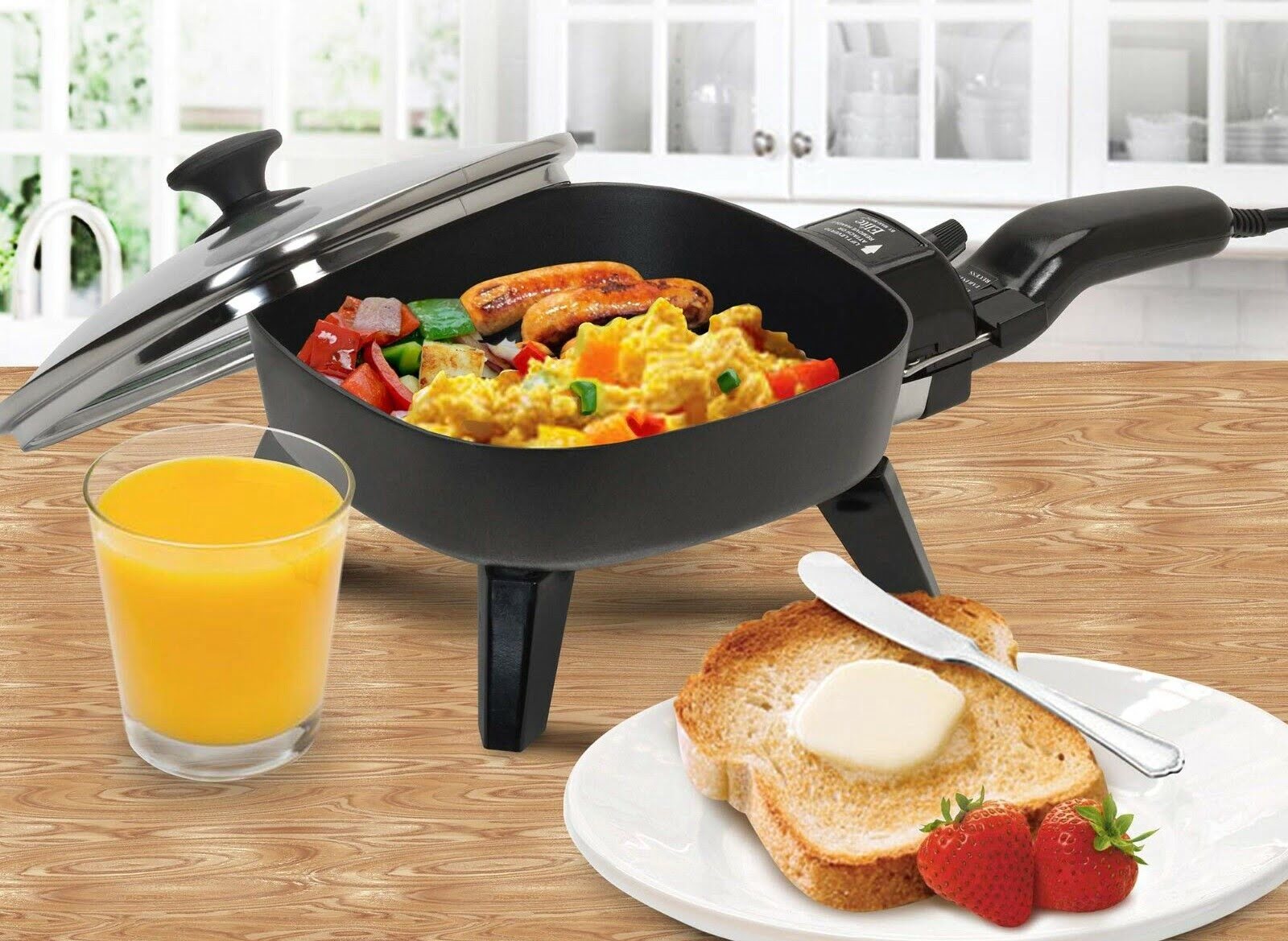 Brentwood SK-46 8-Inch Nonstick Electric Skillet in Black with Lid