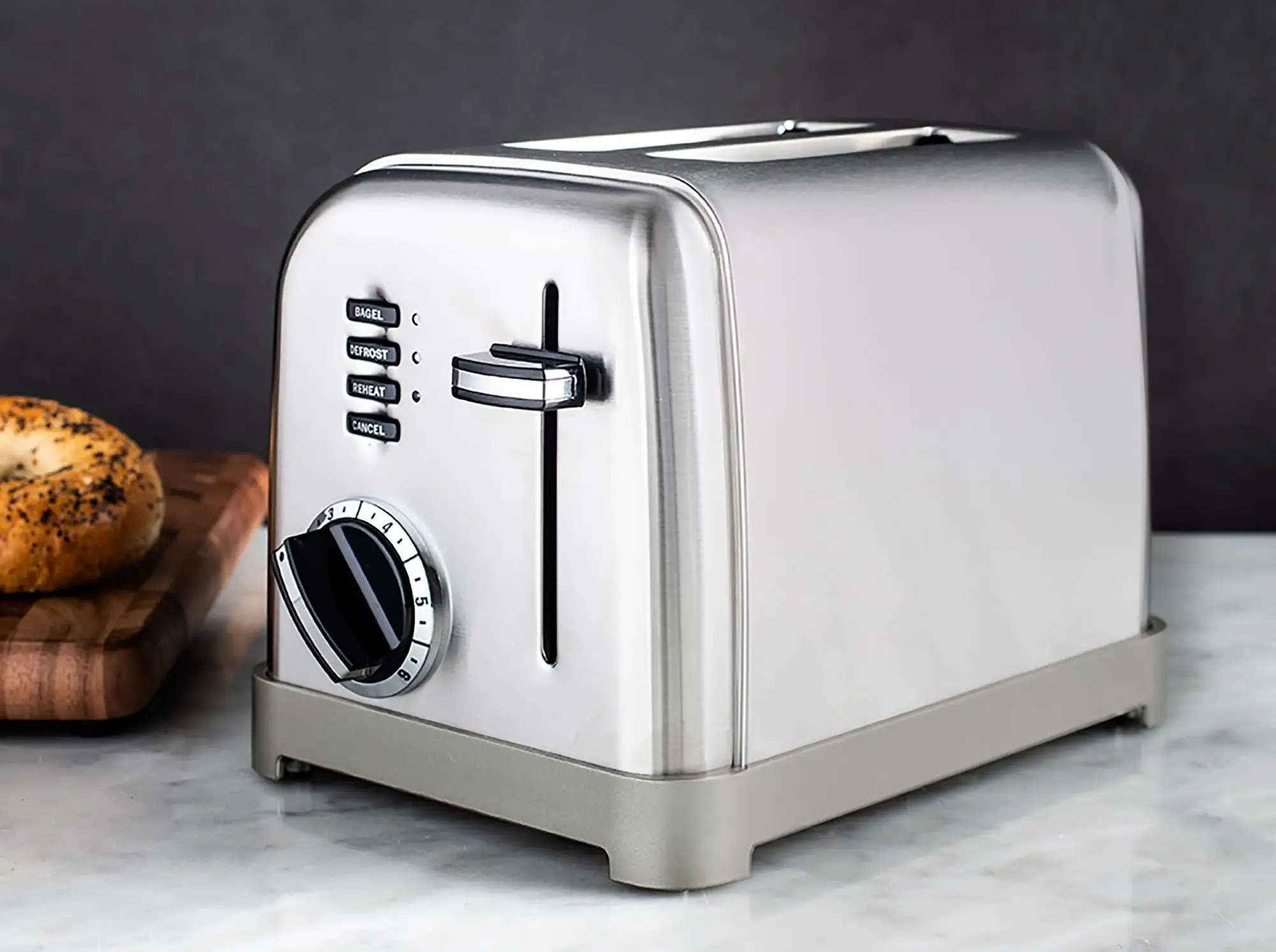 https://storables.com/wp-content/uploads/2023/08/15-superior-cuisinart-2-slice-toaster-for-2023-1691050773.jpg