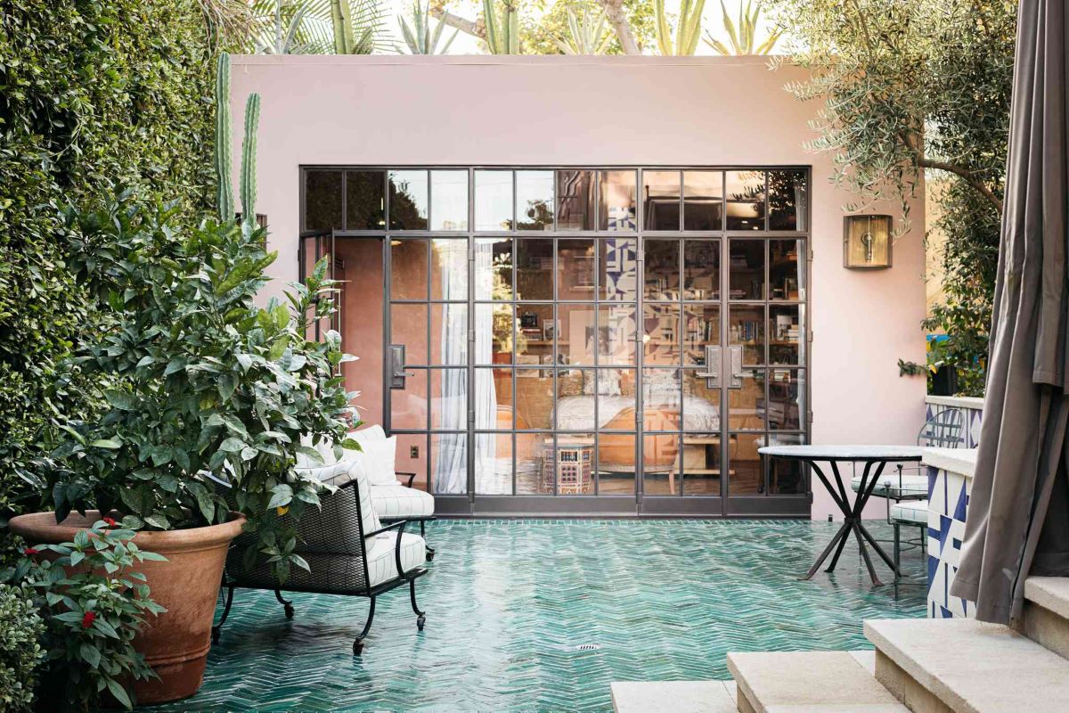15 Tips For Welcoming And Charming Outdoor Spaces