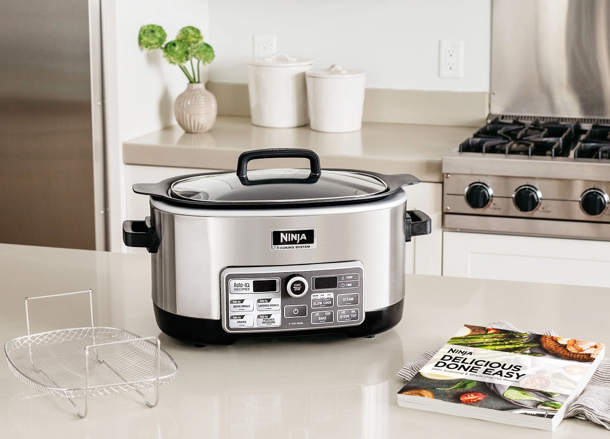 https://storables.com/wp-content/uploads/2023/08/15-unbelievable-ninja-4-in-1-slow-cooker-with-auto-iq-for-2023-1693376425.jpg