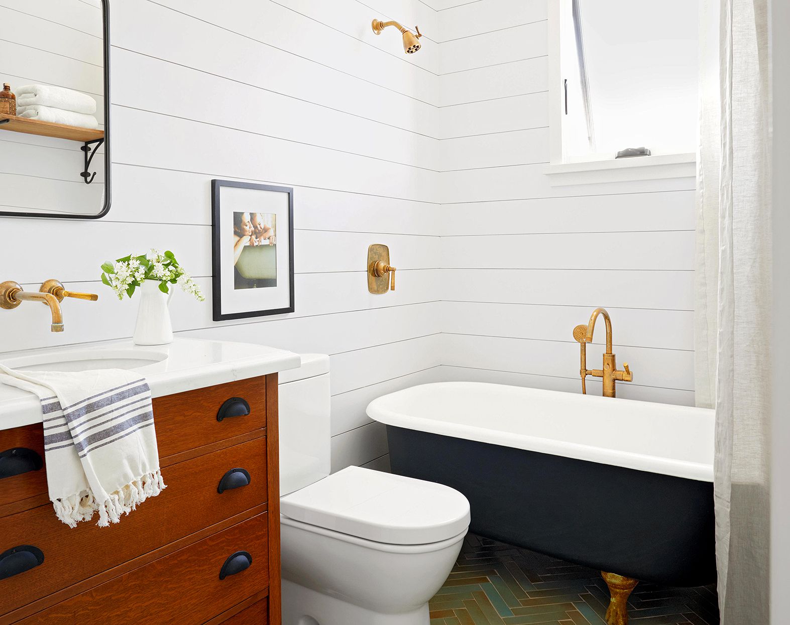 4 Simple Steps To Clean A Bathtub With Sparkling Results