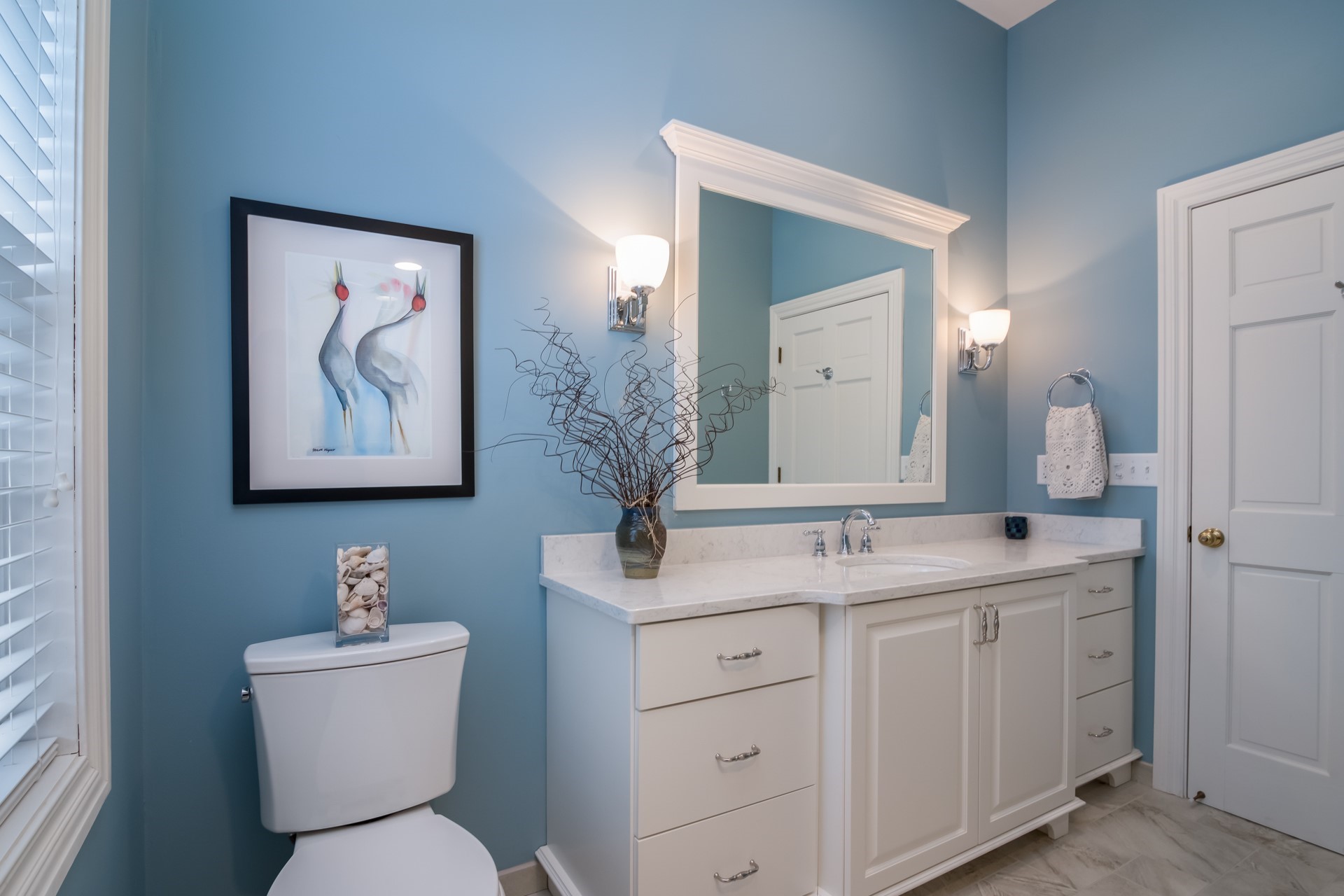 5 Bathroom Paint Colors Going Out Of Style In 2024