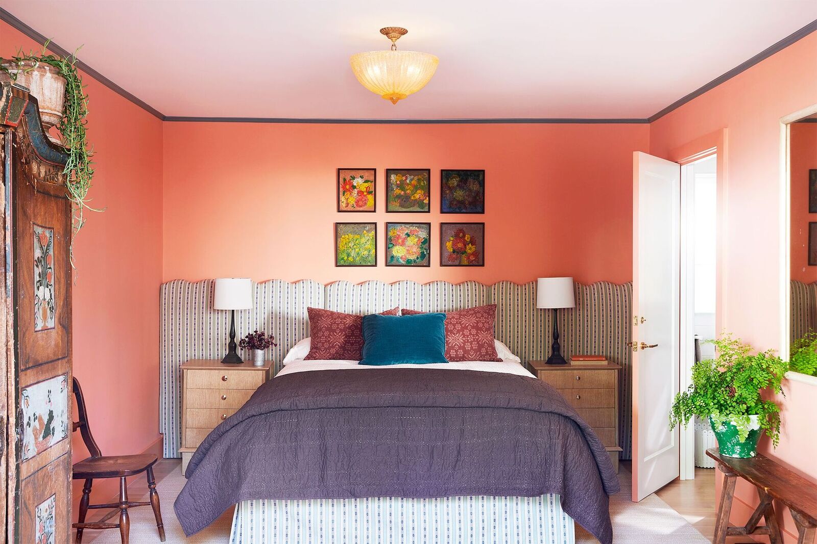 5 Best Colors To Paint A Small Bedroom, According To Experts