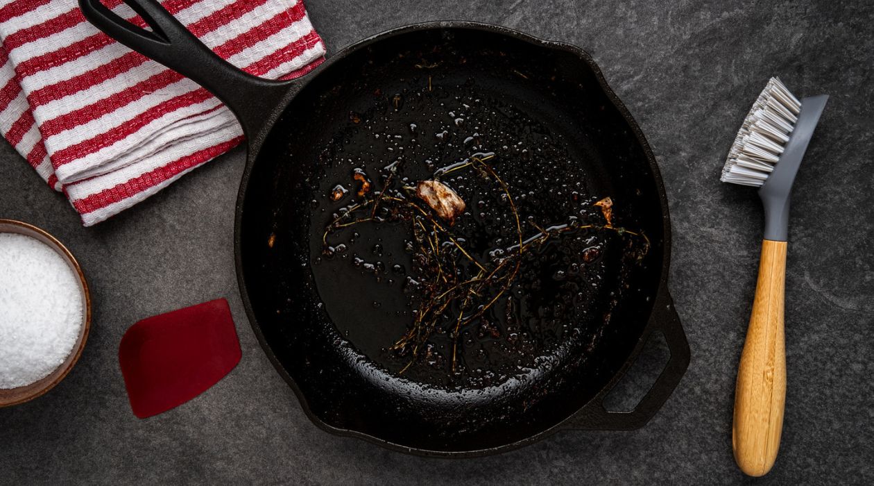 5 Foods You Should Never Cook In A Cast Iron Skillet
