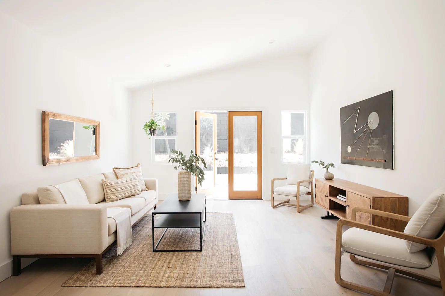 5 Things To Take Out Of A Living Room For A Minimalist Space