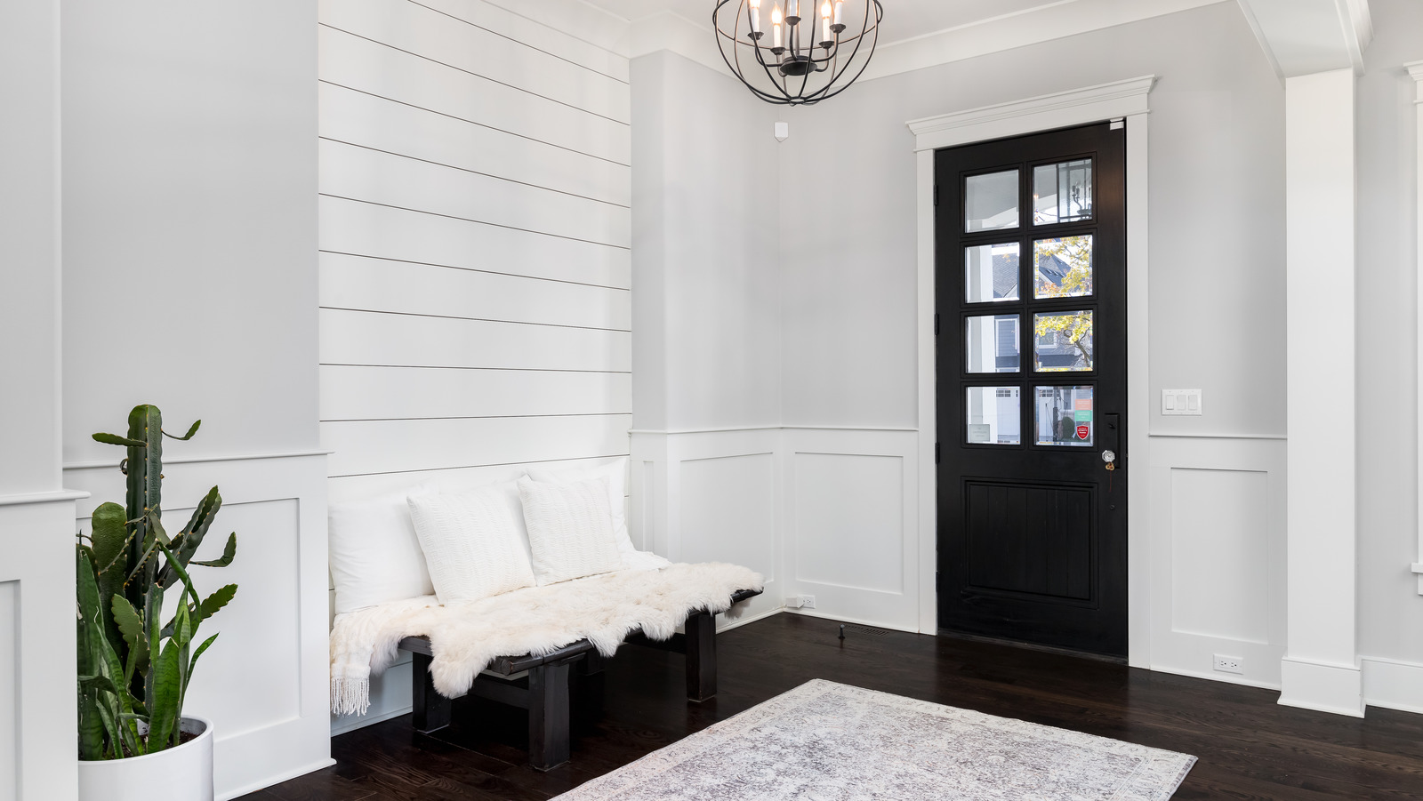 6 Colors You Should Never Paint A Small Entryway