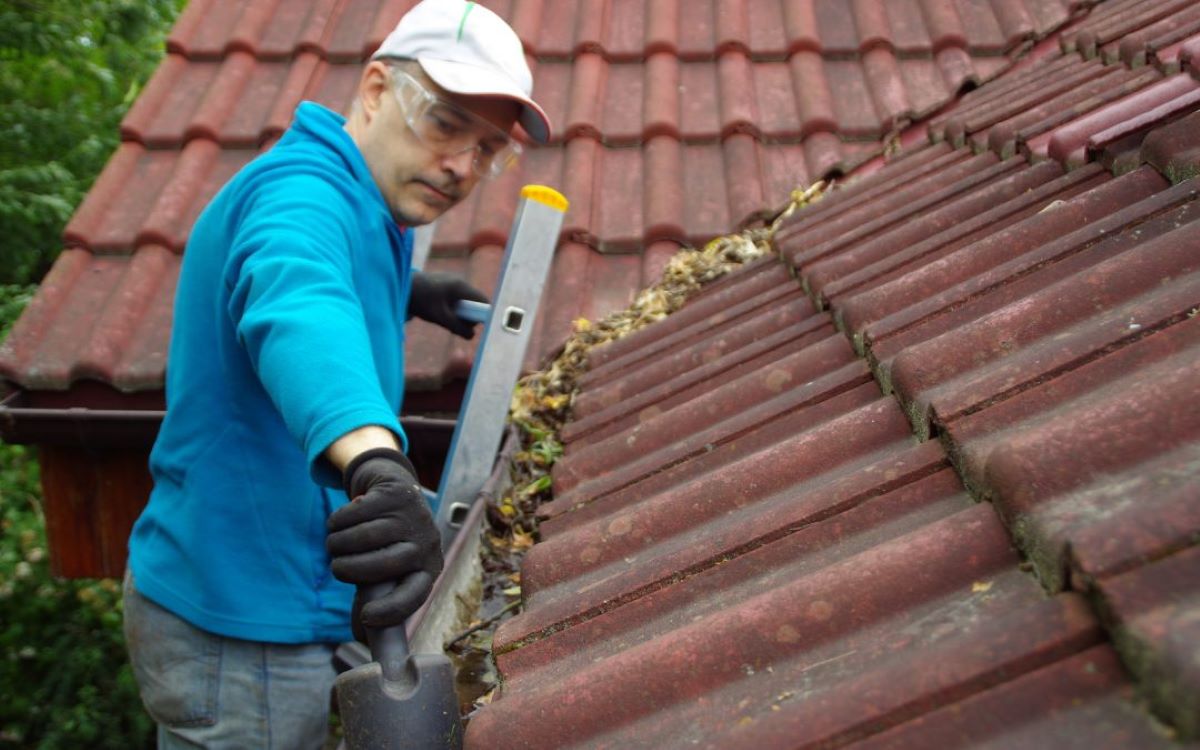 6 Gutter-Cleaning Mistakes That Could Lead To Disaster