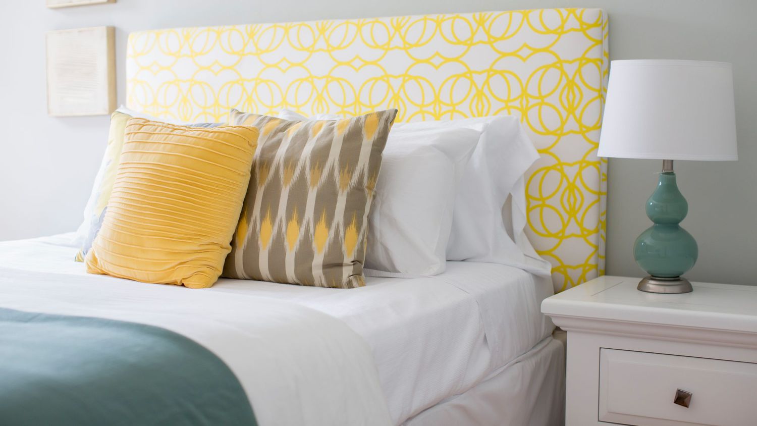 7 Small Bedroom Mistakes That Are Ruining Your Sleep Space