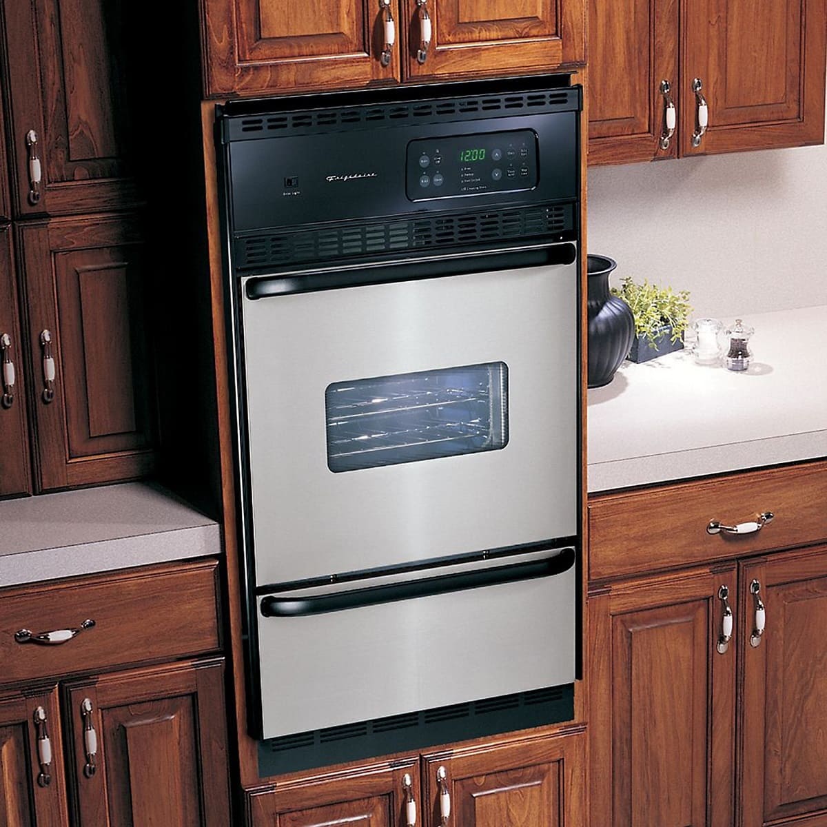  24 Single Wall Oven, thermomate 2.3 Cu.ft. Electric