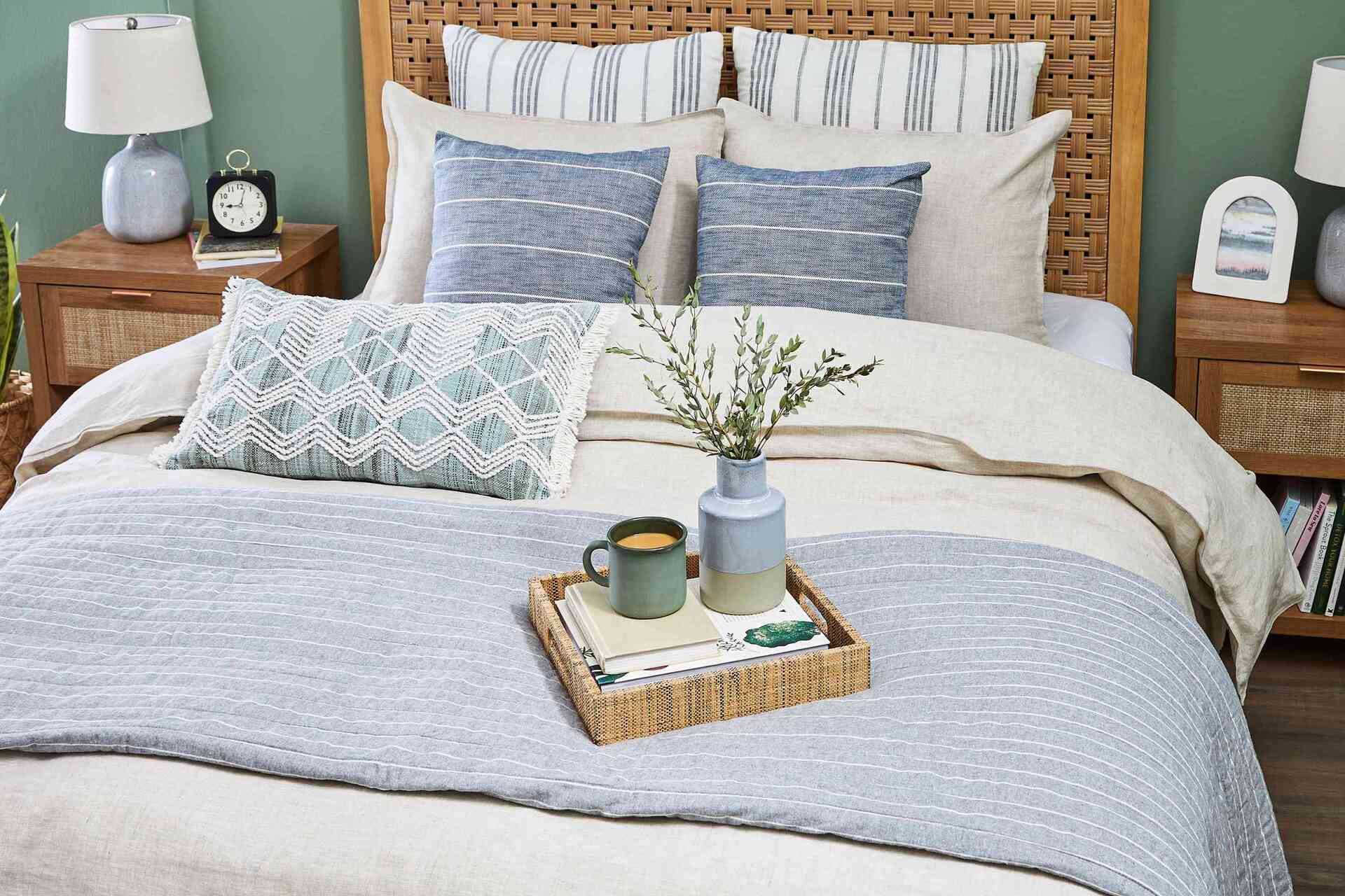 8 Reasons To Make Your Bed Every Day