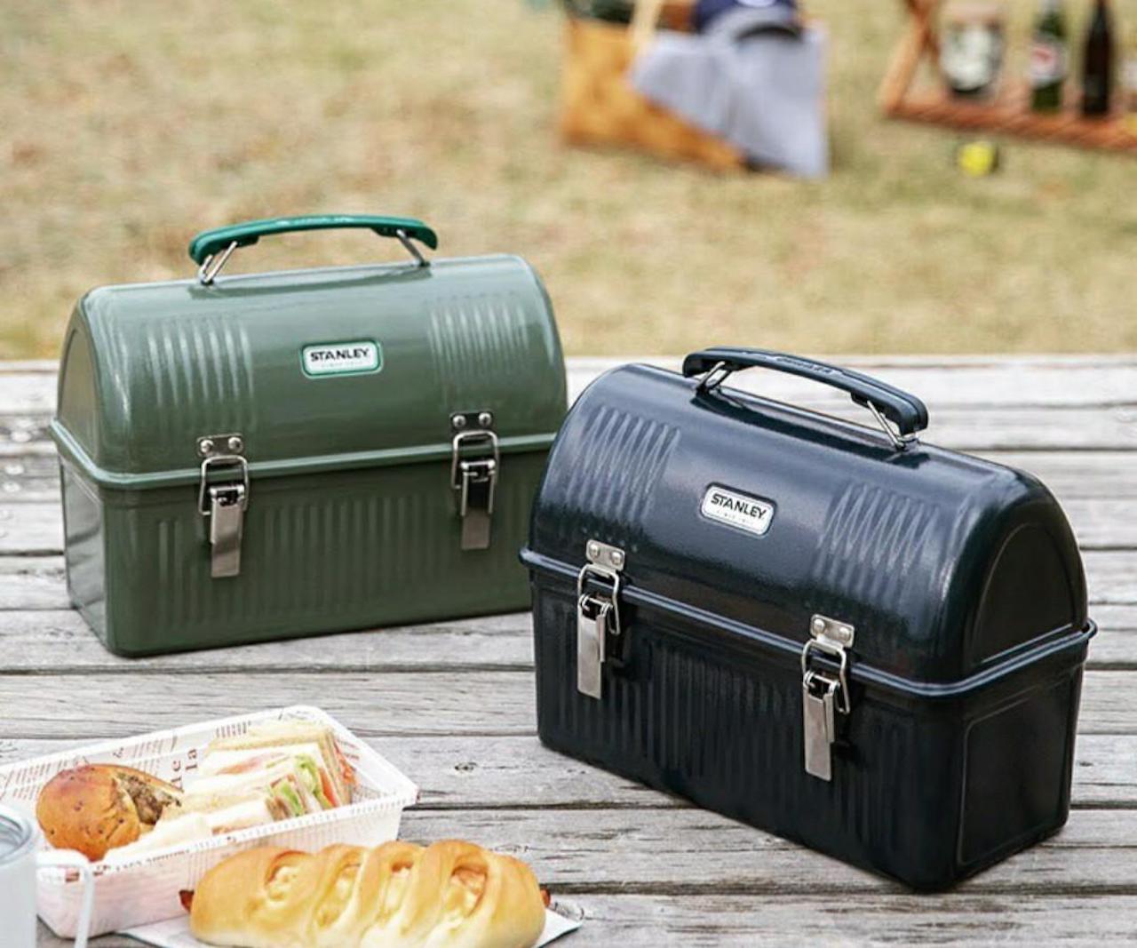 https://storables.com/wp-content/uploads/2023/08/9-amazing-stanley-lunch-box-for-2023-1691914985.jpeg