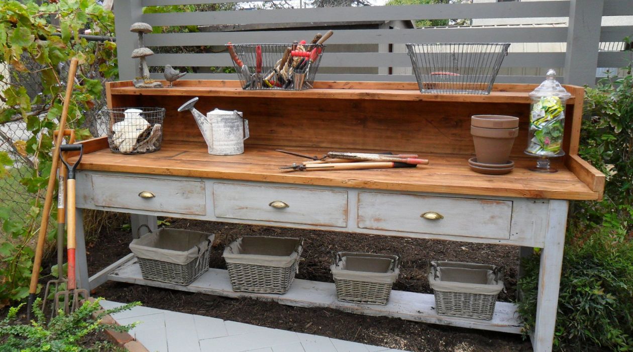 9 Potting Bench With Storage Ideas For Outdoor Organization