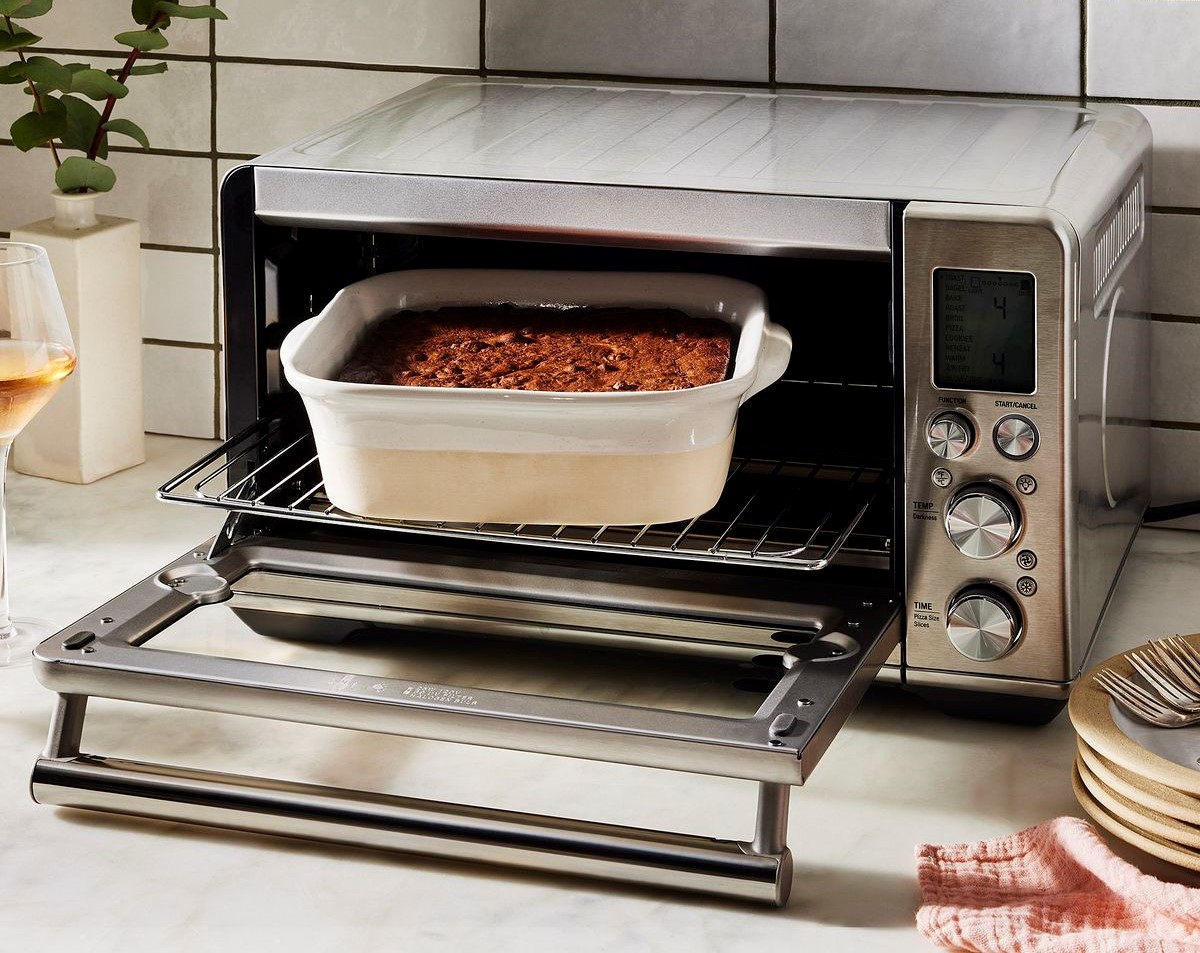 https://storables.com/wp-content/uploads/2023/08/9-superior-toaster-oven-convection-for-2023-1690985793.jpg