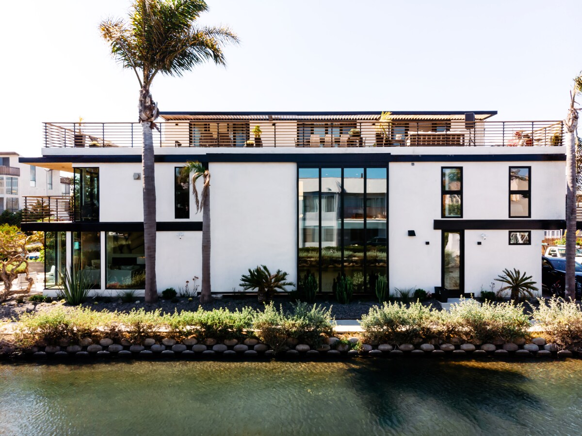 A Contemporary Home On Venice Beach, Designed By Proem Studio