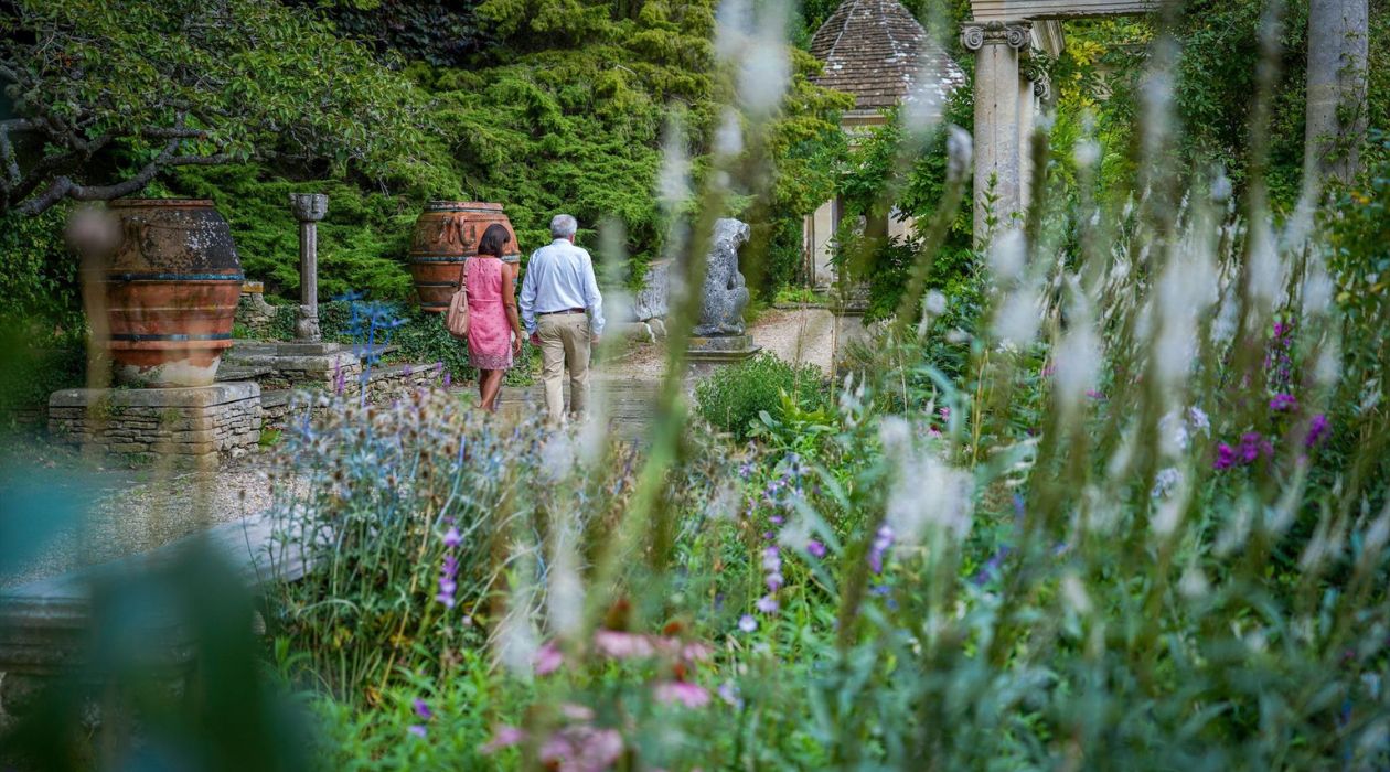 A Wiltshire Garden With Fork and Flair