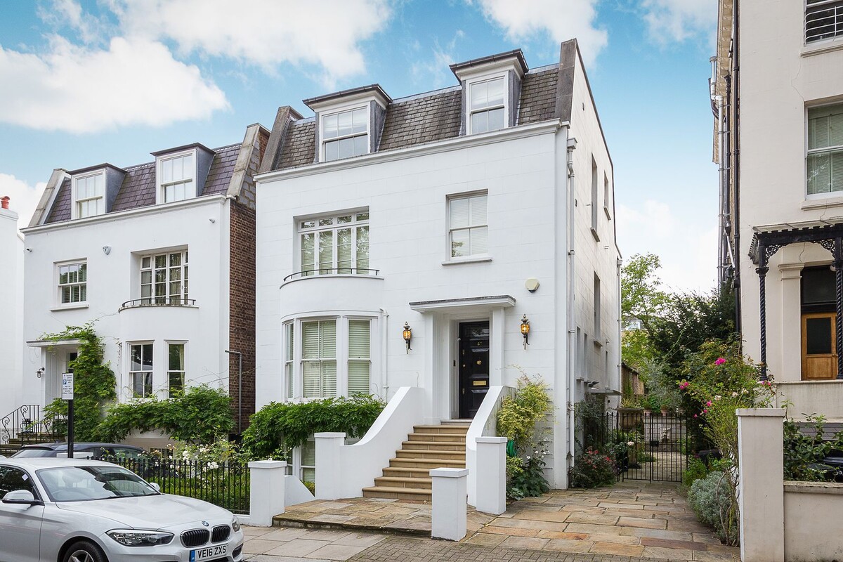 An Intriguing And Unusual Seven-storey Townhouse In Kensington