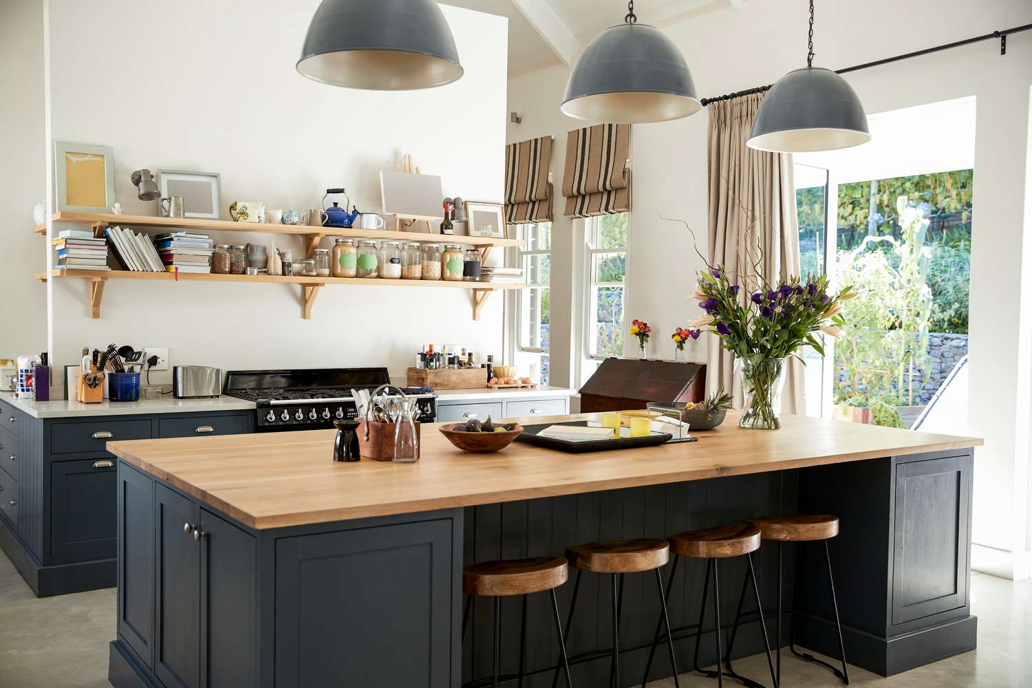 Are Kitchen Islands Outdated? Interior Designers Decide