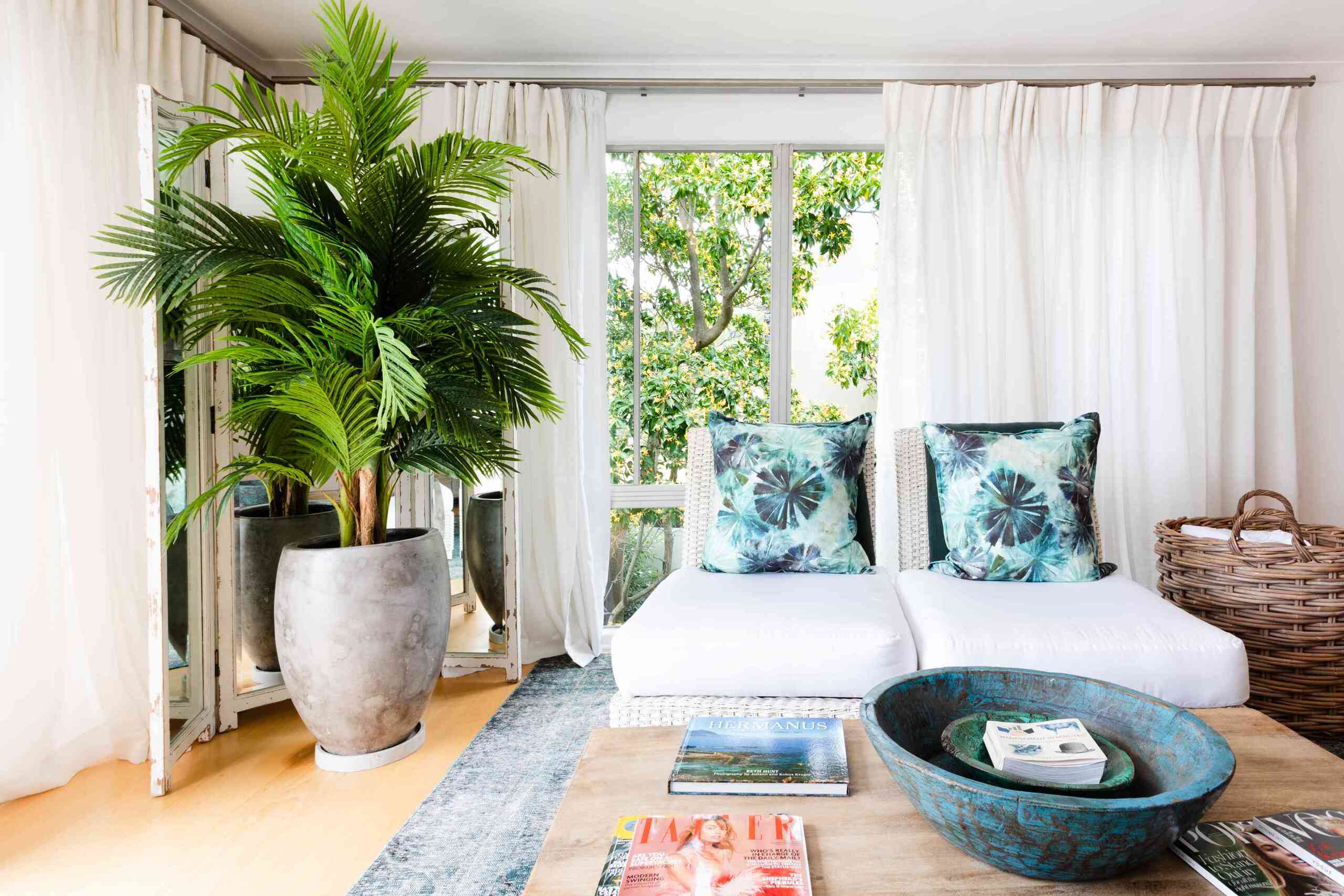 Beach House Decor: 10 Ways To Give Your Home Seaside Style