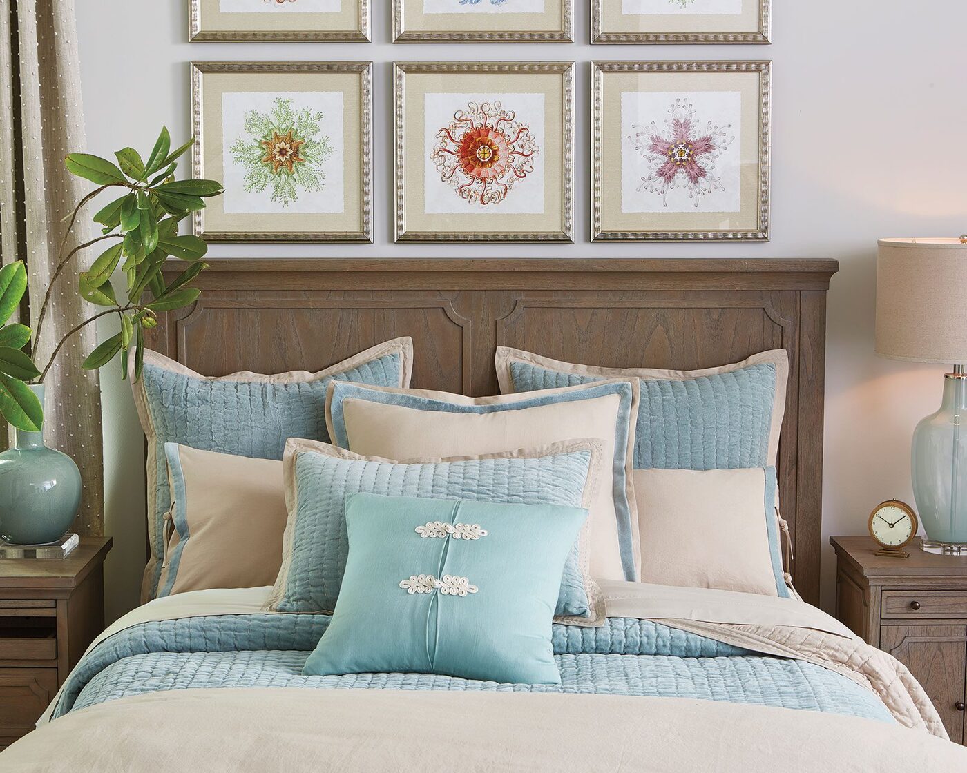 Bed Pillow Arrangements: Style Your Bed According To Size