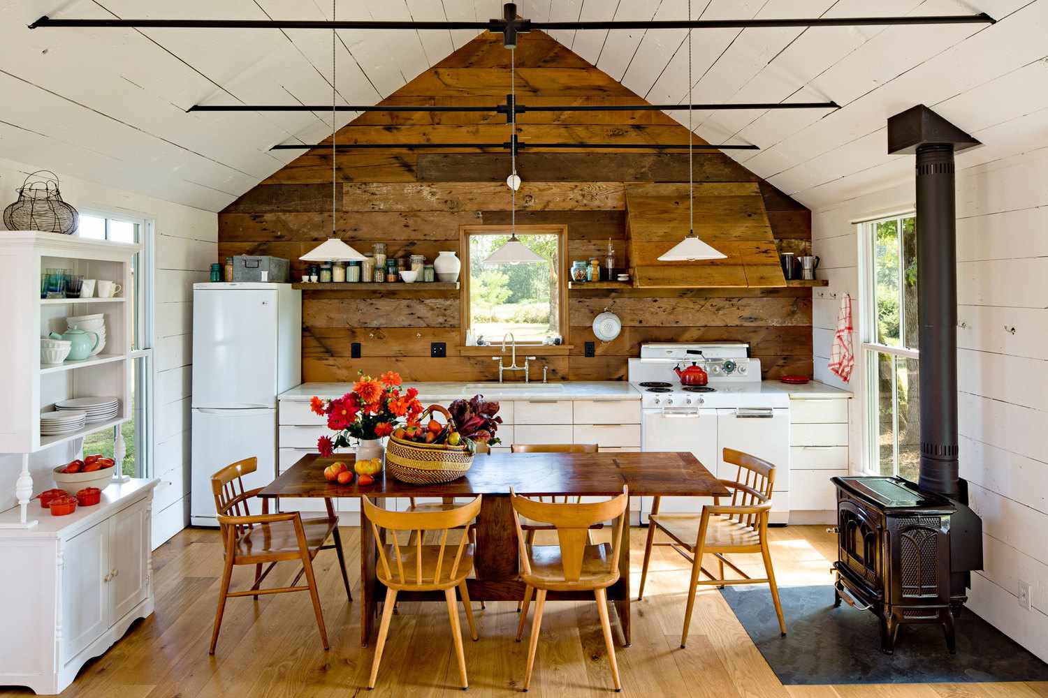 Cottage Kitchen Ideas: 21 Pretty Ways To Decorate Home Spaces