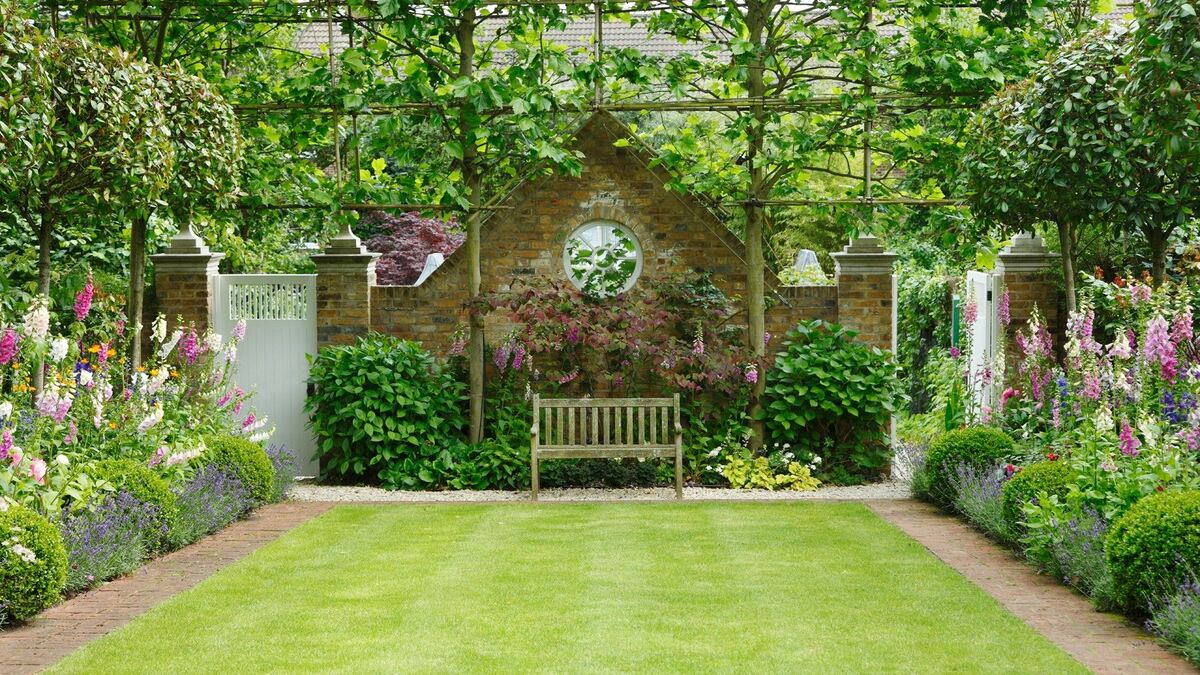 Country Garden Ideas: 31 Ways With Planting And Landscaping