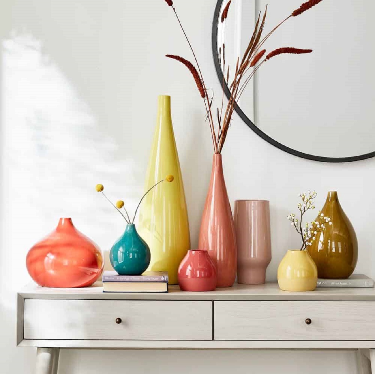 Decorating With Vases: 13 Ways To Create Beautiful Displays