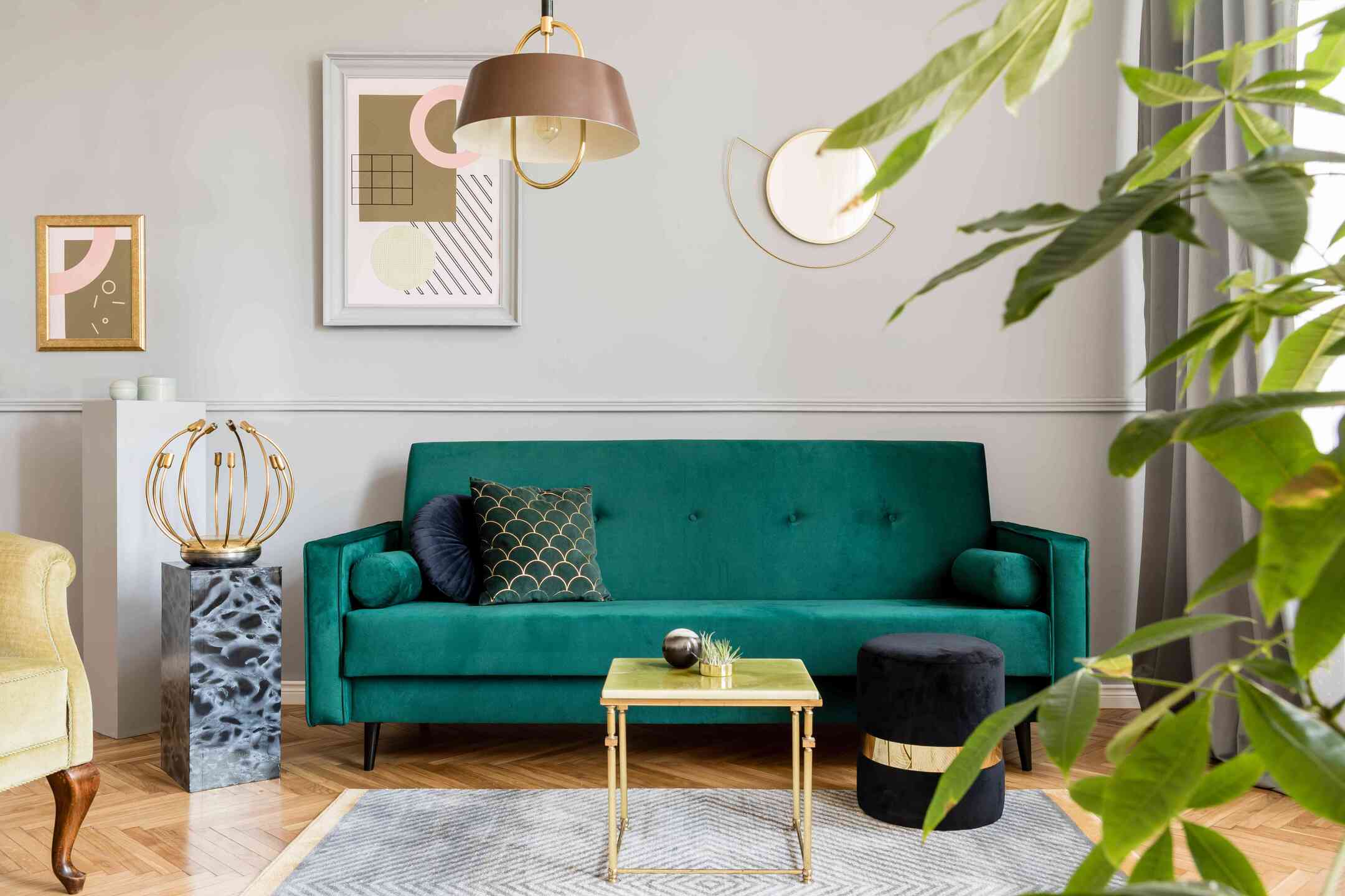 Green Couch Living Room Ideas: Ways To Complement Gorgeous Seating