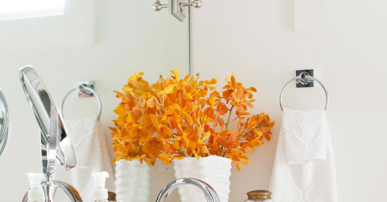 How Can I Decorate My Bathroom For The Fall? 9 Seasonal Tips