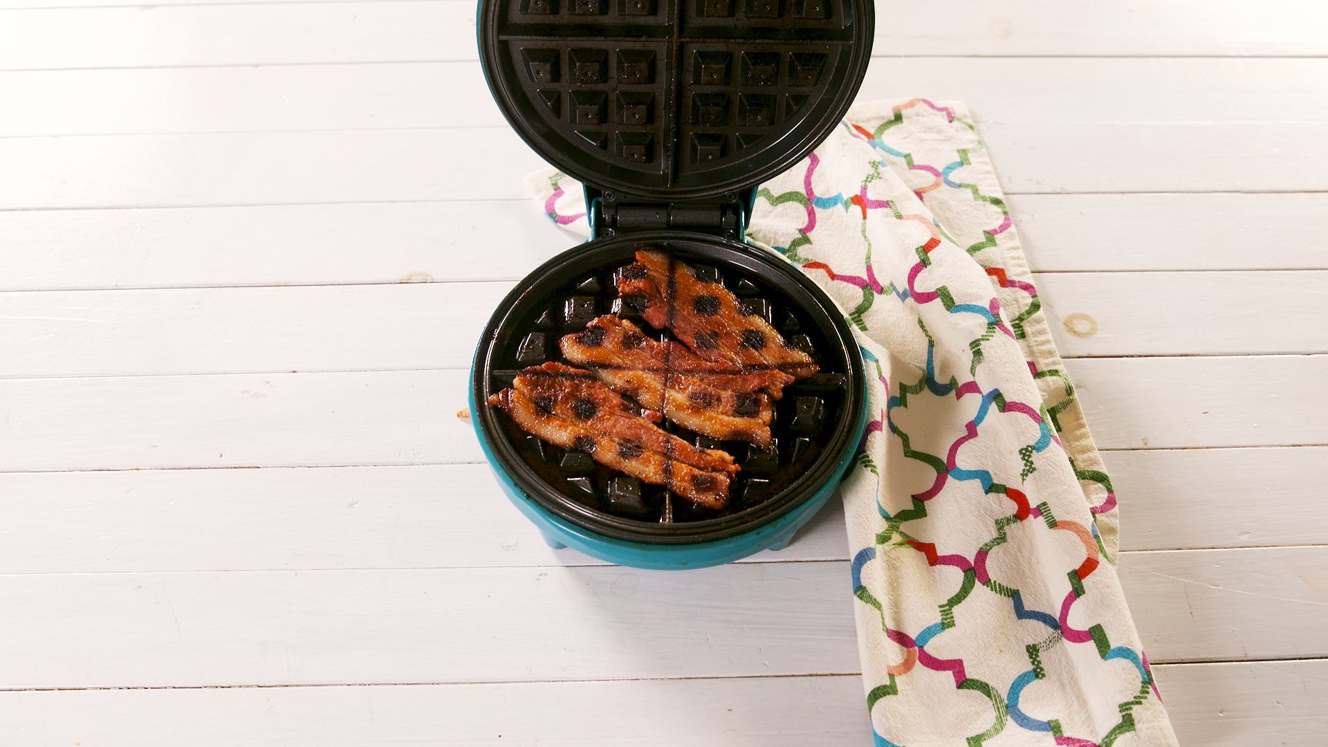 How Do You Cook Bacon In A Waffle Iron