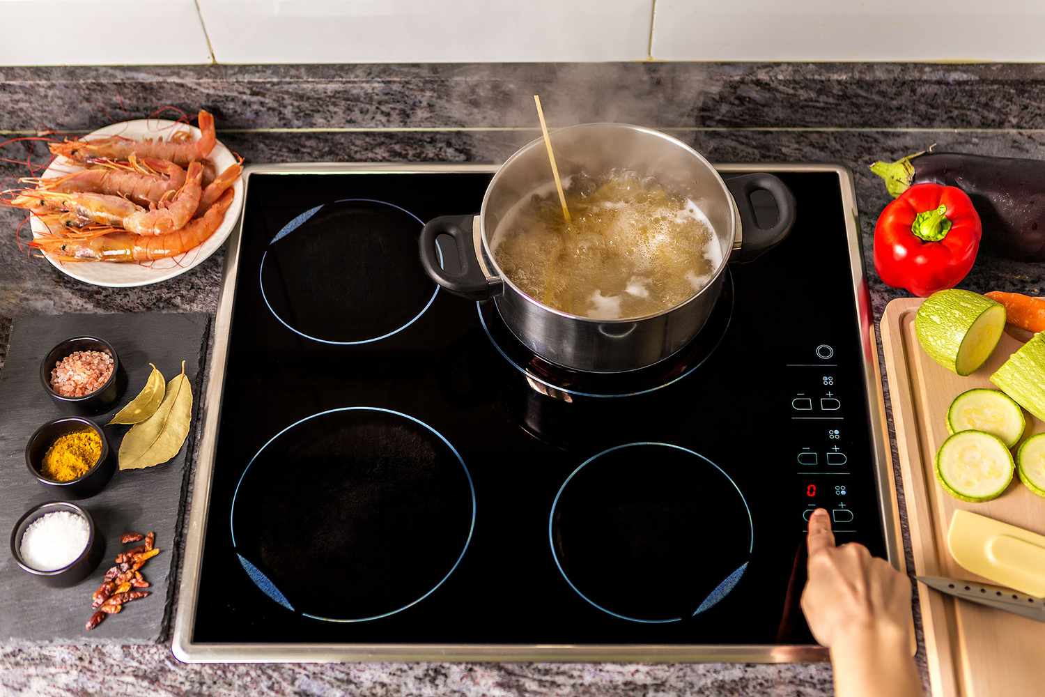 How Does An Induction Cooktop Work