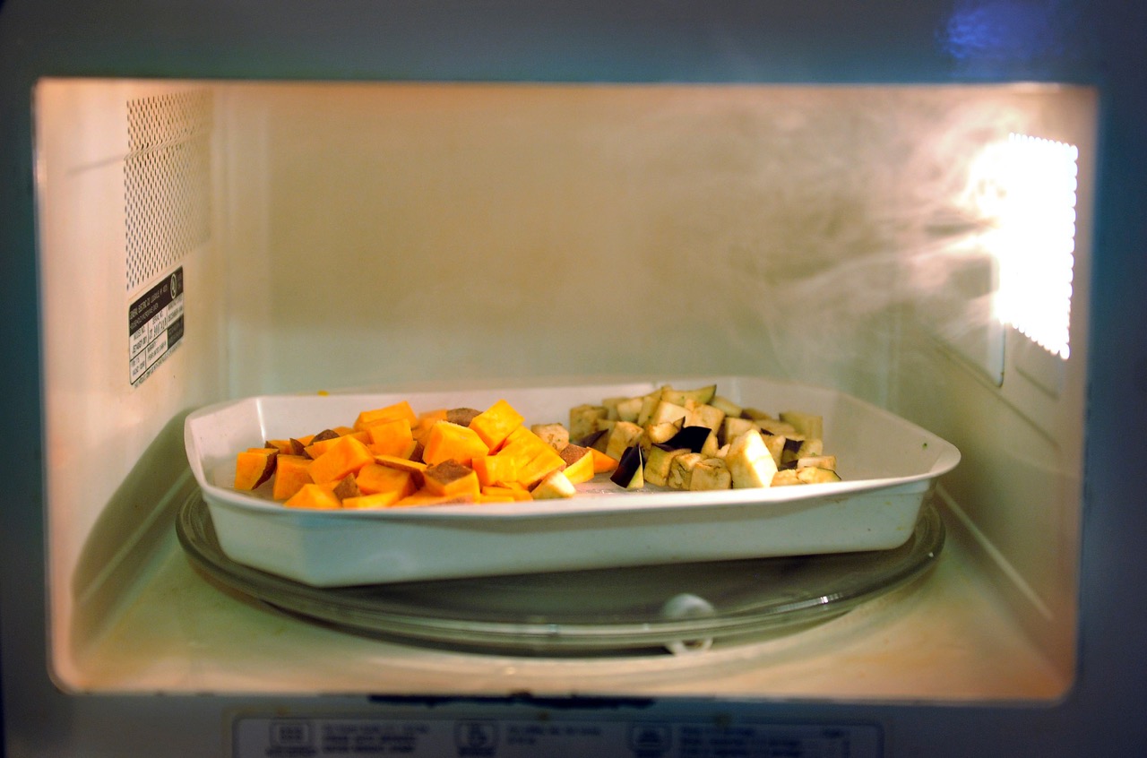 How Does A Microwave Oven Heat Food So Quickly?