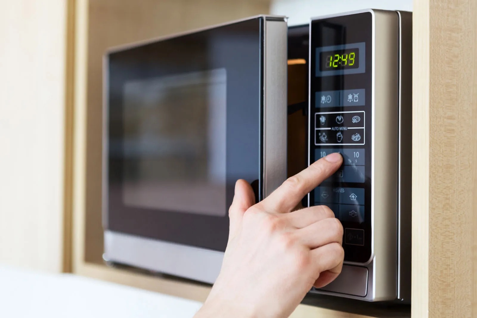 How Does A Microwave Oven Work