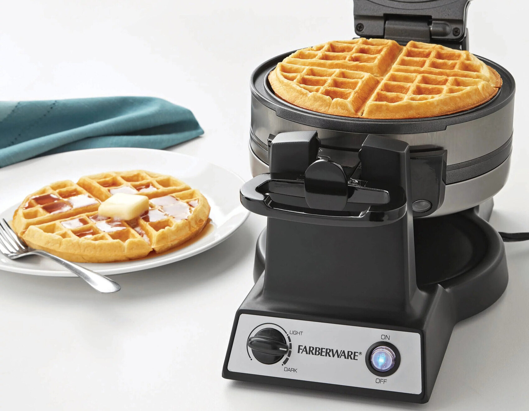 How Long Does It Take Waffles To Cook In A Farberware Waffle Iron?