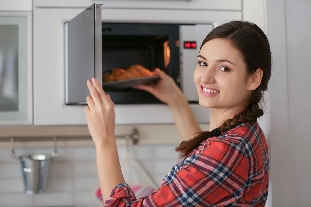 How To Bake In A Microwave Oven