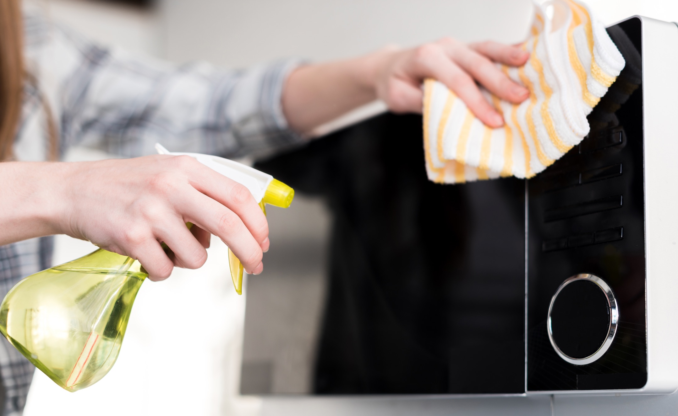 How To Clean A Microwave: Easy Ways To Get A Spotless Finish