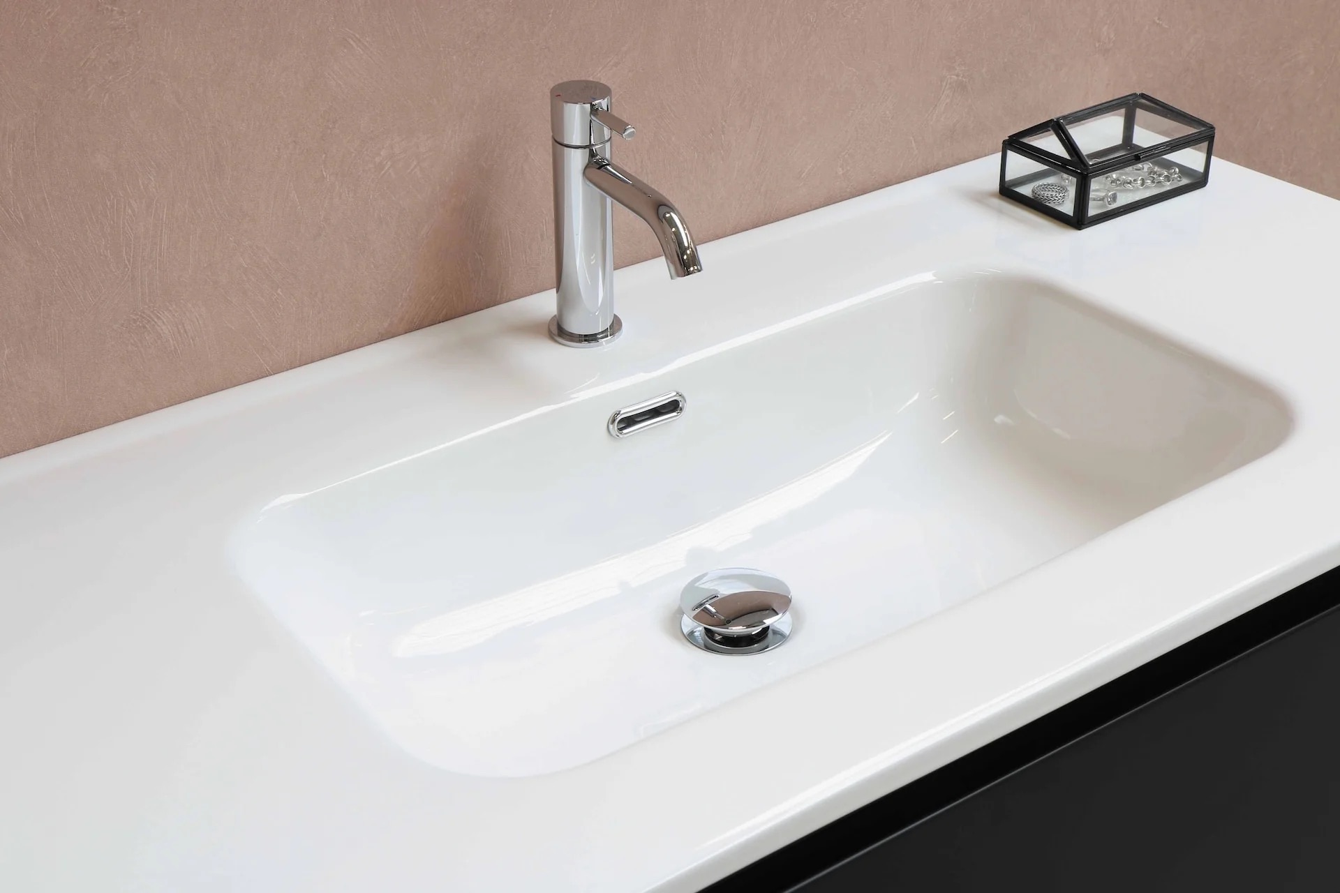 How To Clean A Porcelain Sink: Tips For A Spotless Shine