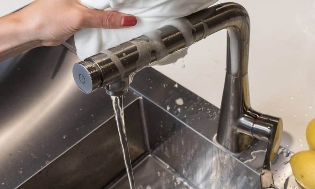 How To Clean A Sink Faucet Head
