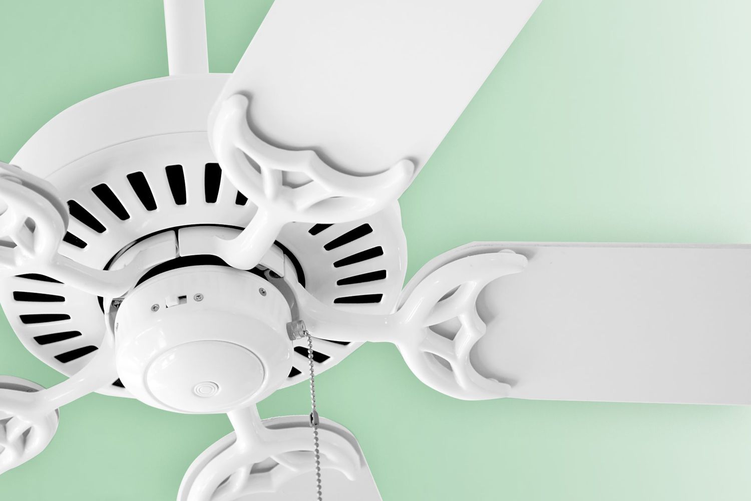 How To Clean Ceiling Fans Without Making A Mess