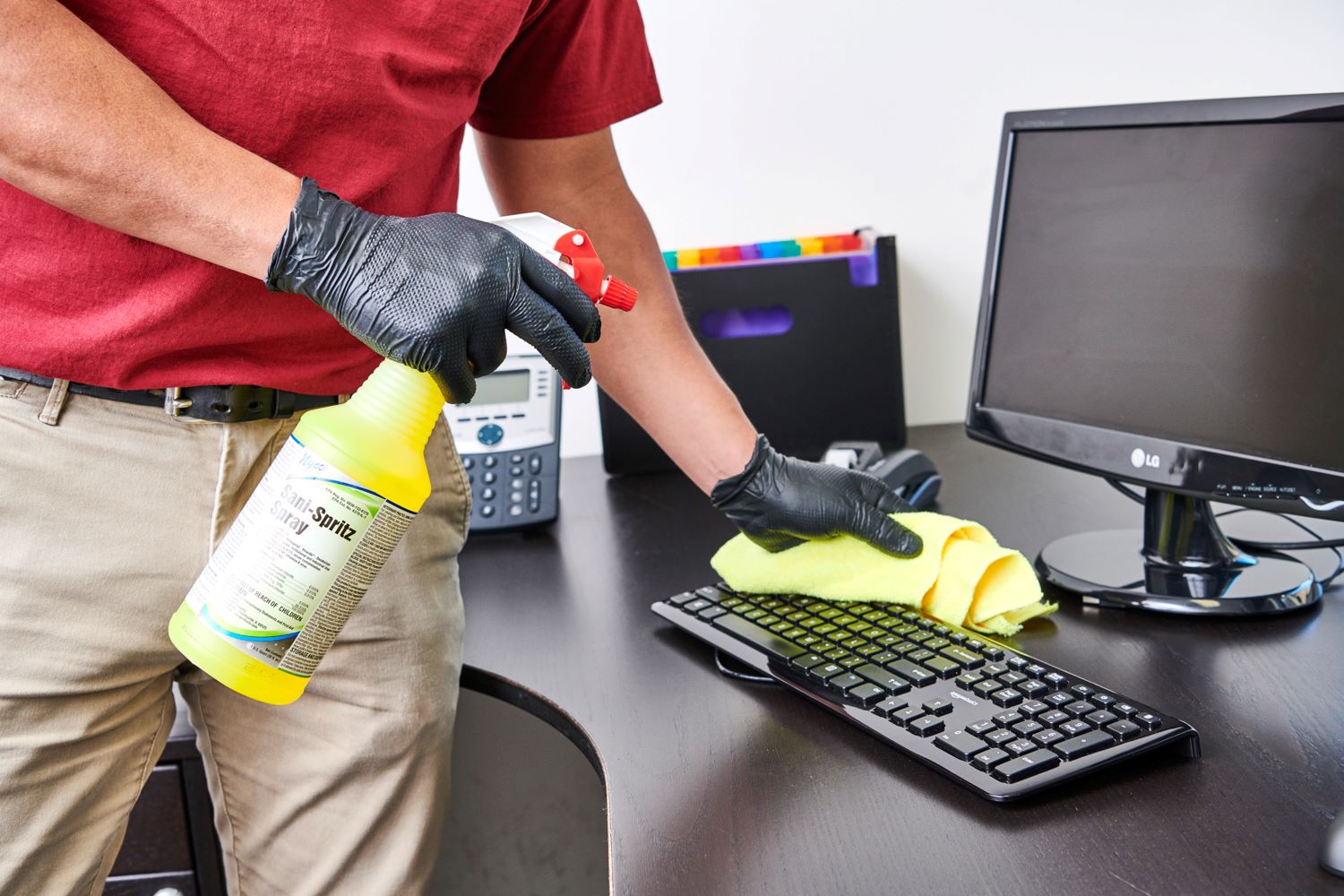 How To Clean Desks And Other Office Items That Are Pretty Germy
