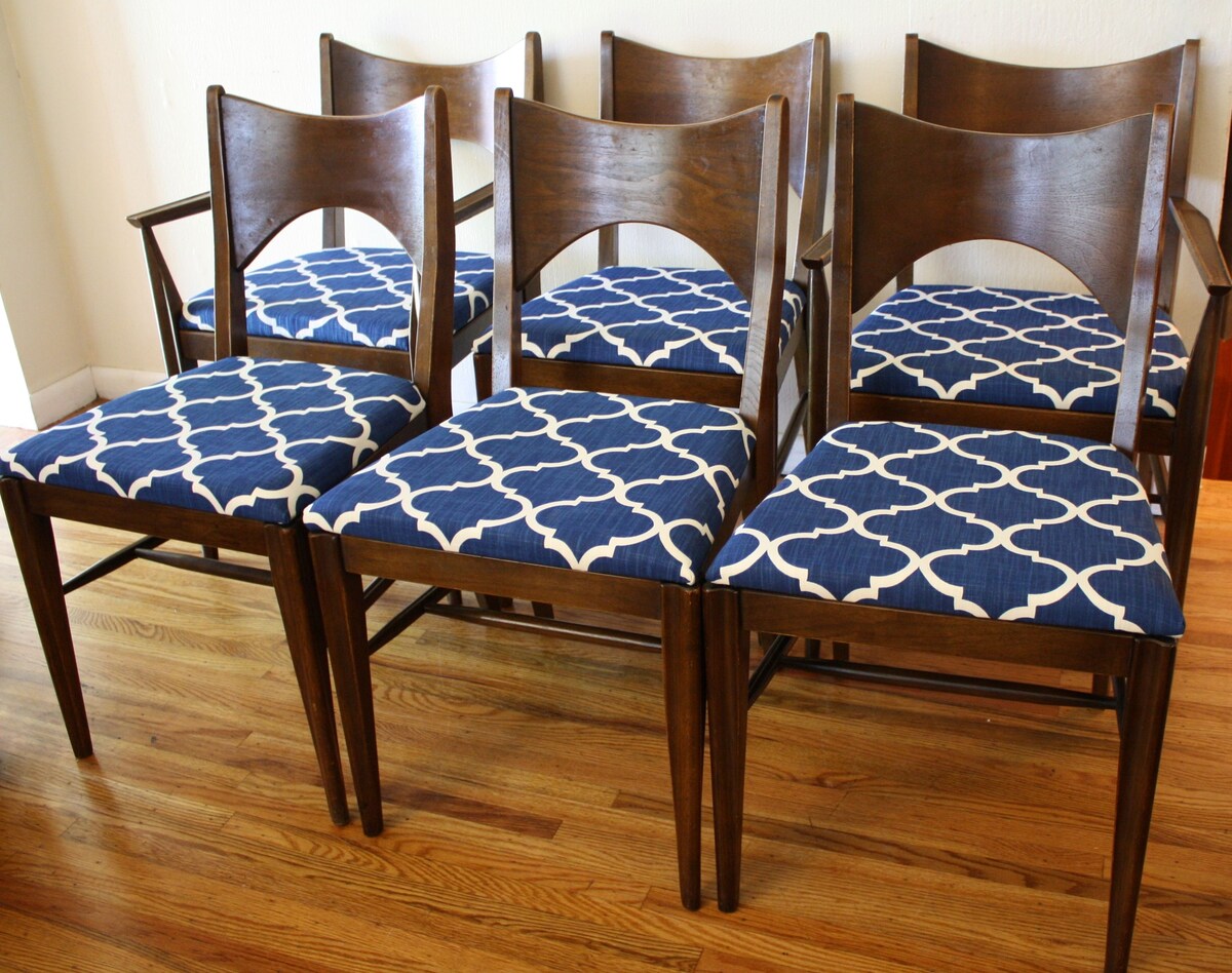 How To Clean Fabric Kitchen Chairs: 3 Expert Methods