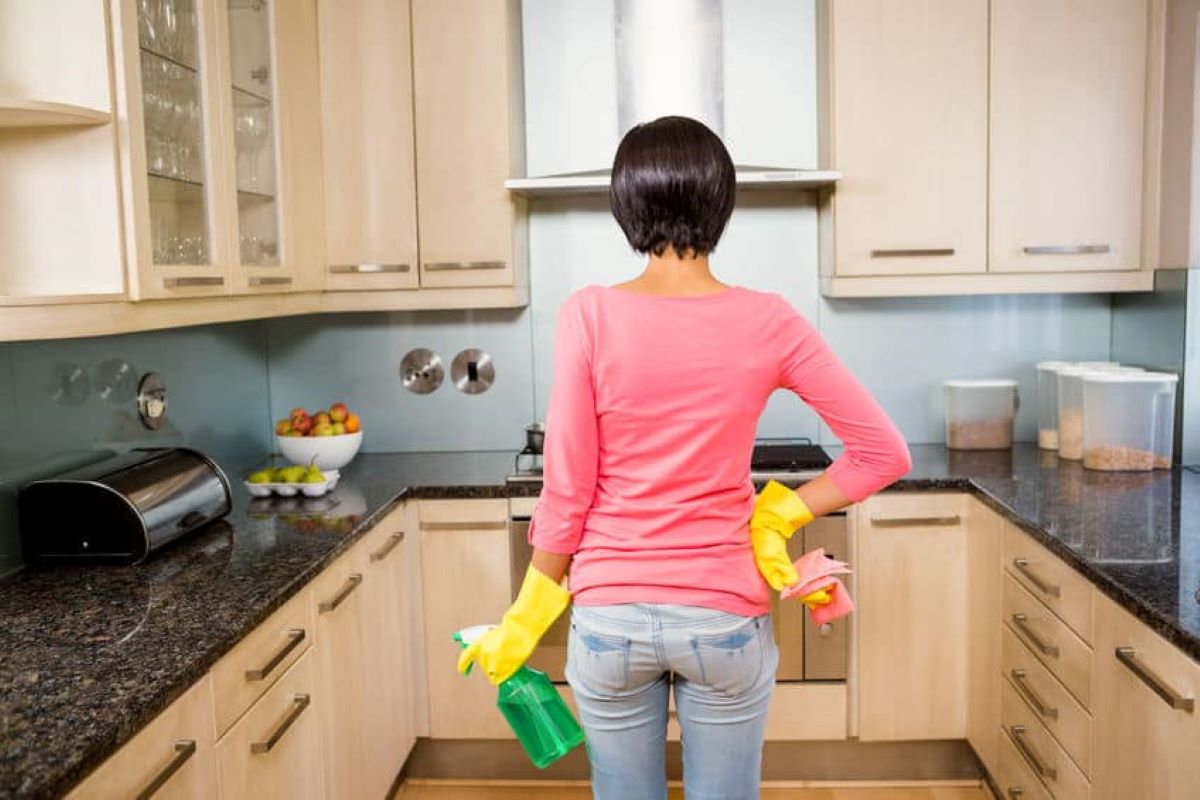 How To Clean Kitchen Cabinets, Including Tough Grease Stains