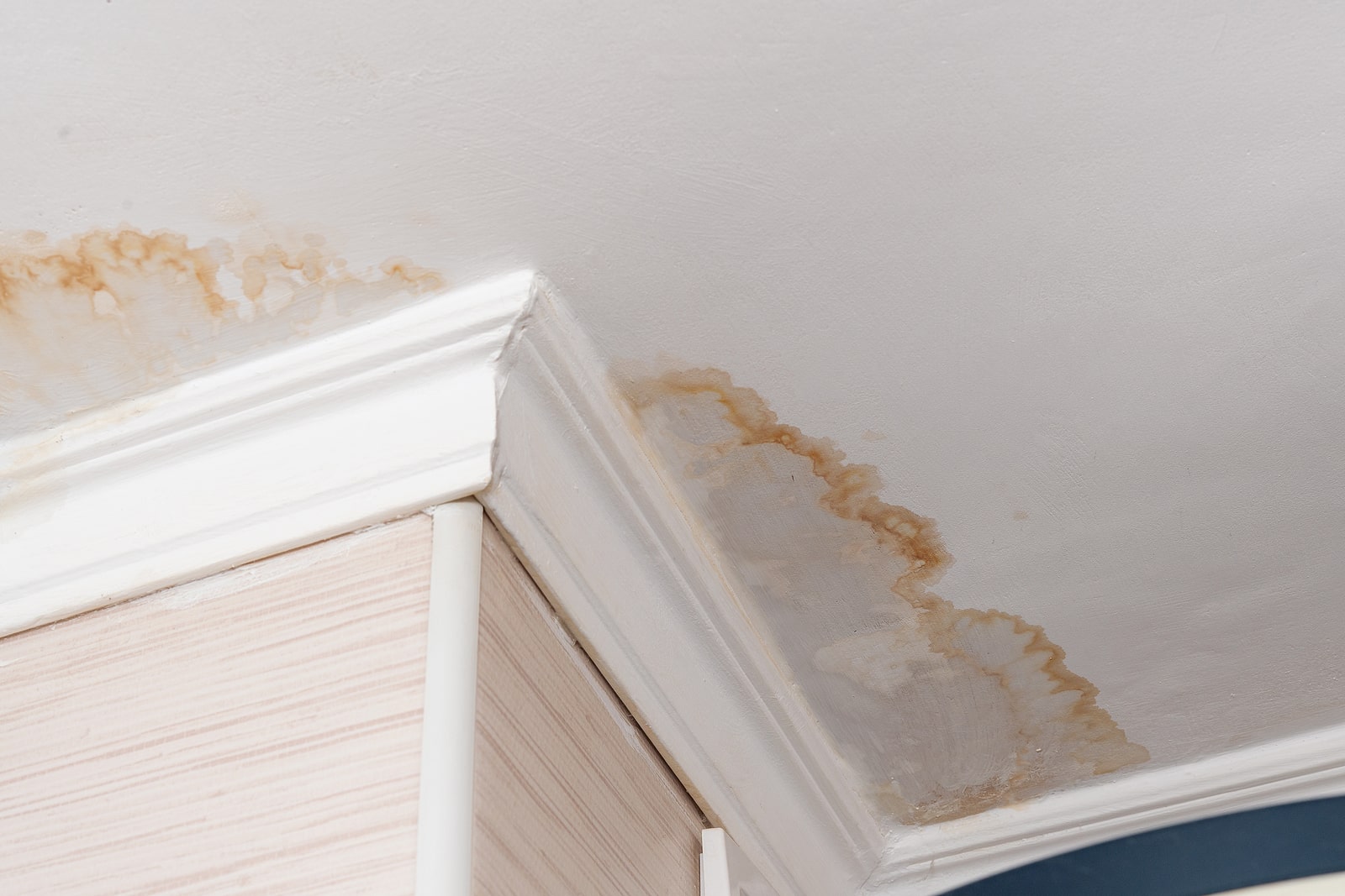 How To Fix A Ceiling Leak: A Step-by-step Guide